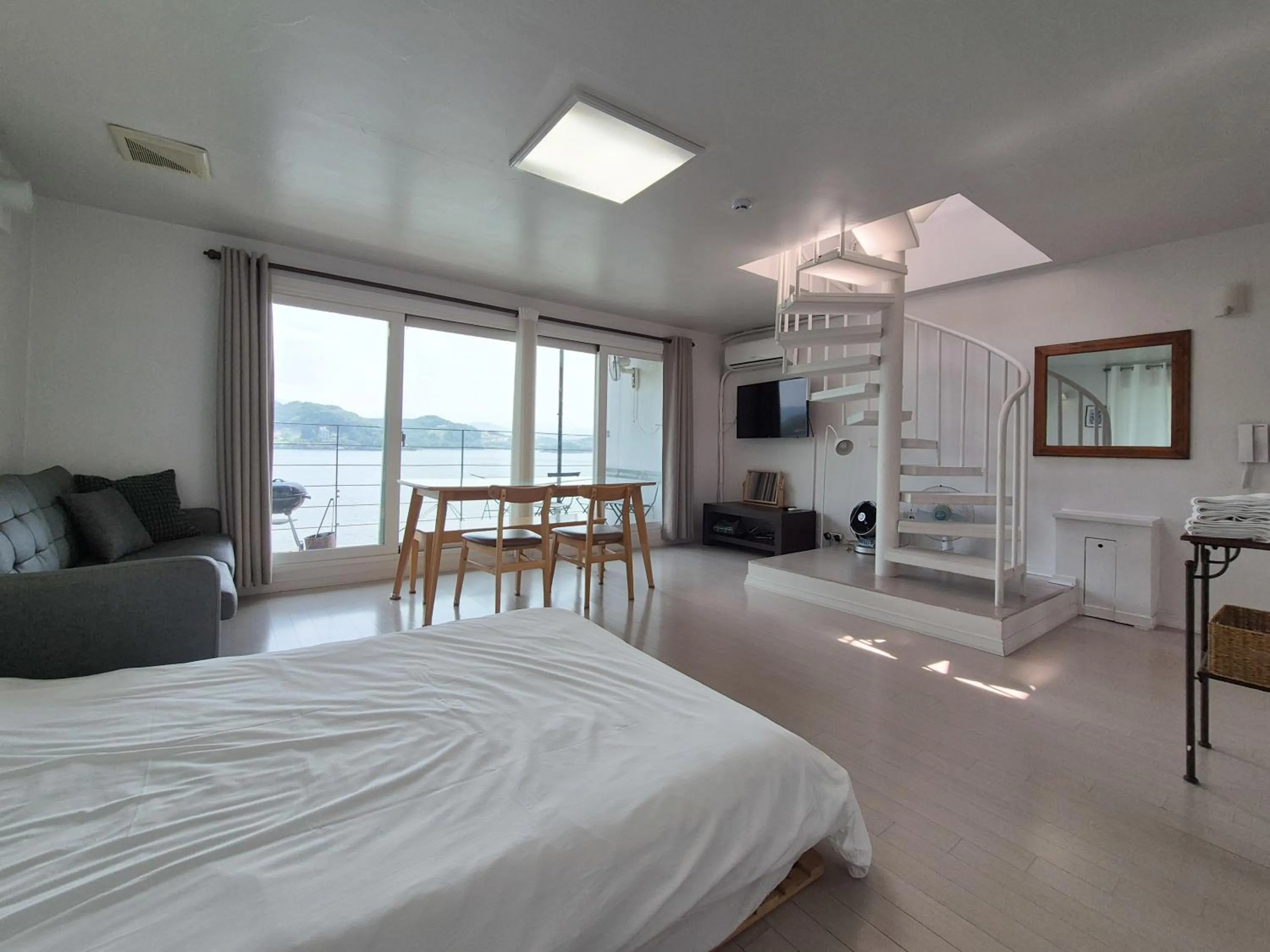 Decorative detail, Bed in Interlaken Stay