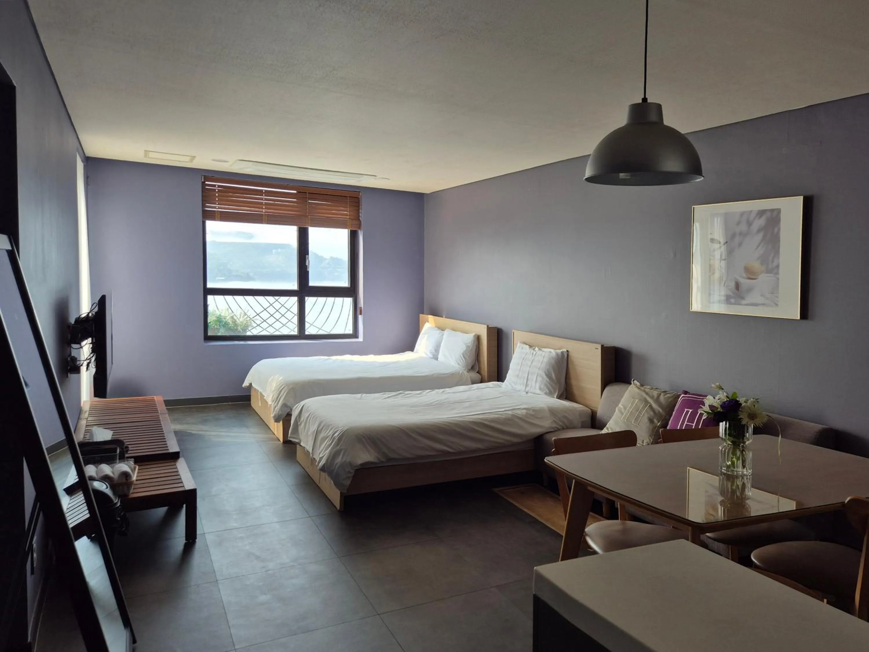 Photo of the whole room, Bed in Interlaken Stay