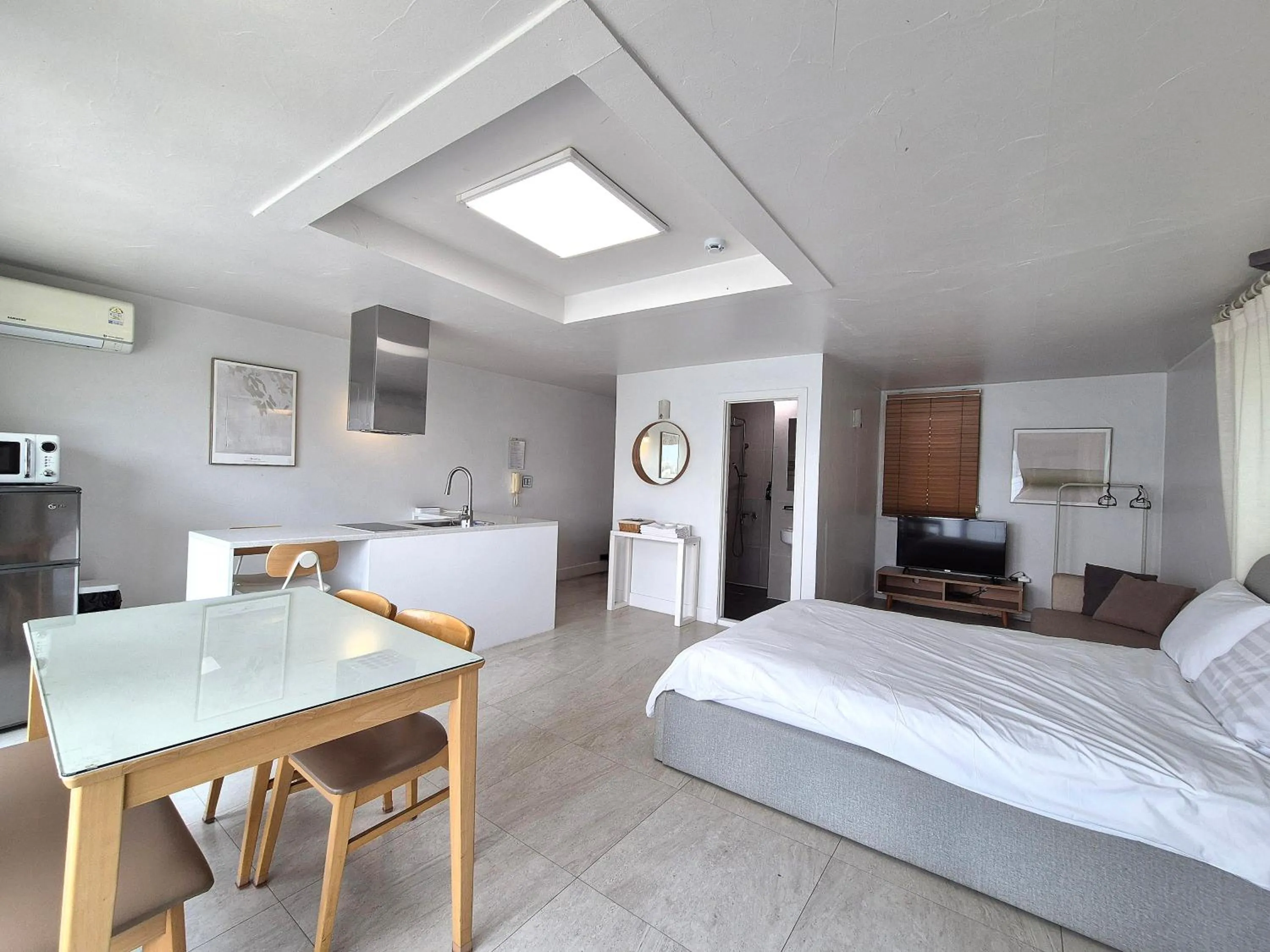 Decorative detail, Bed in Interlaken Stay