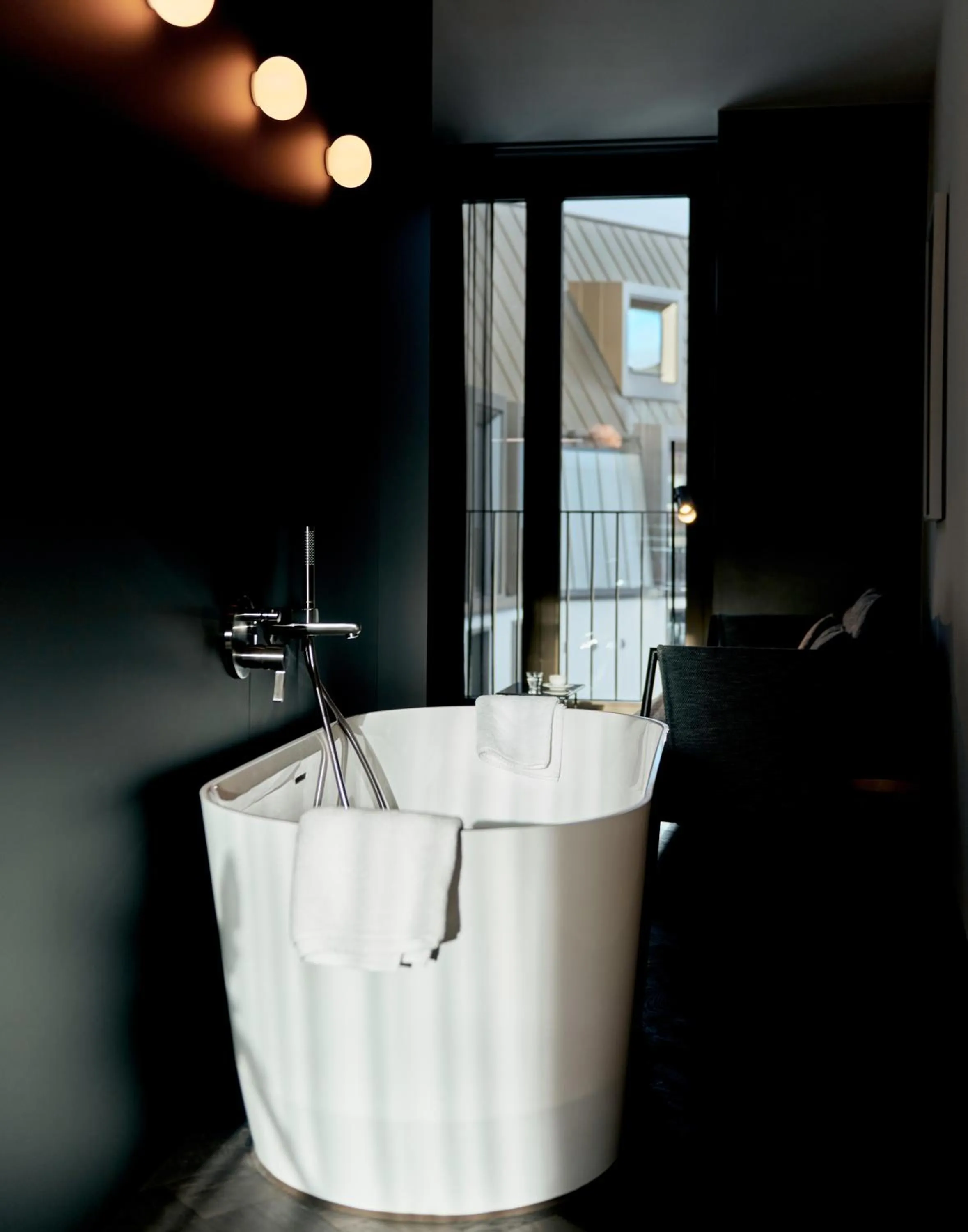 Bath in Karl August - a Neighborhood Hotel