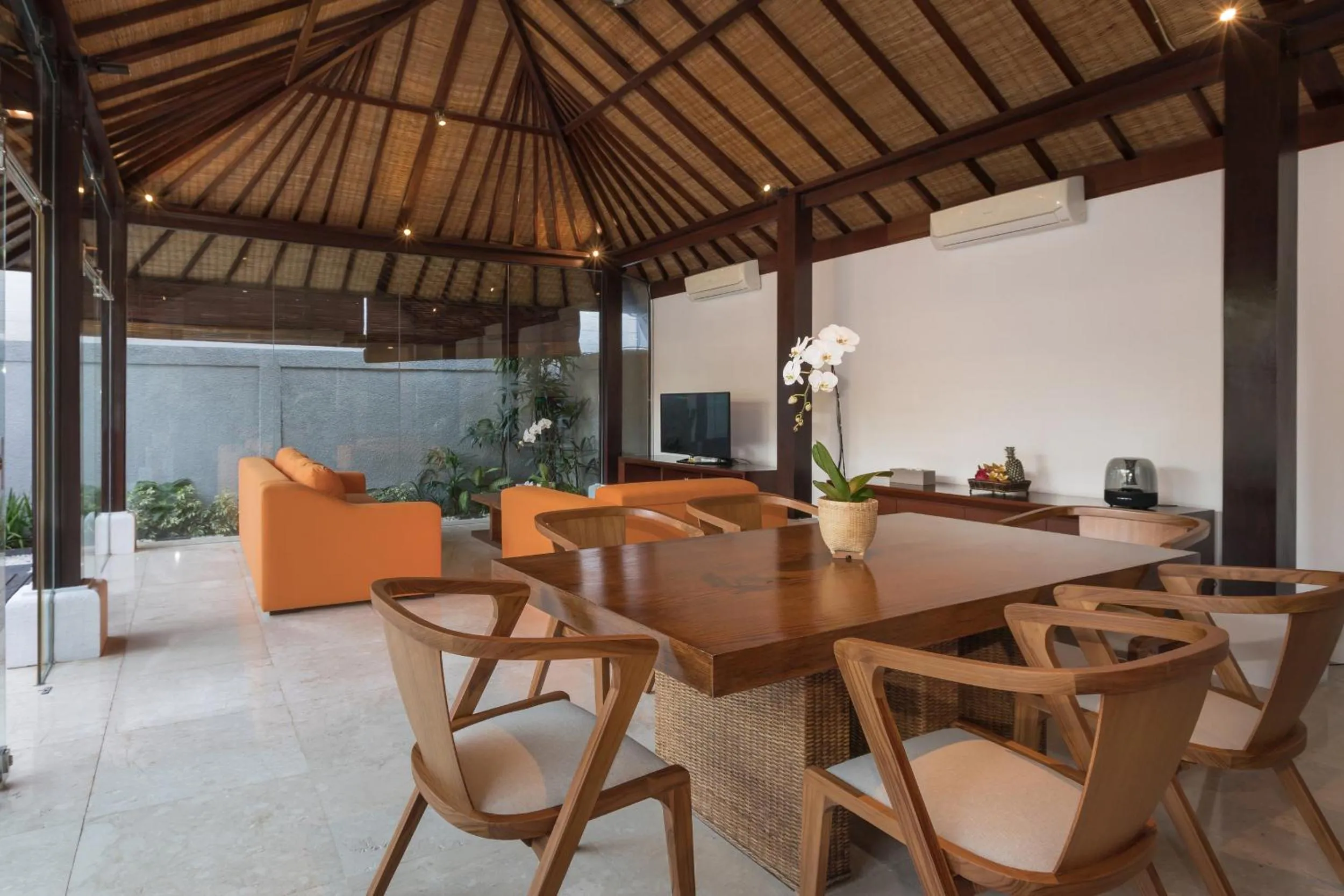 Dining area in Villa Litera Seminyak Bali