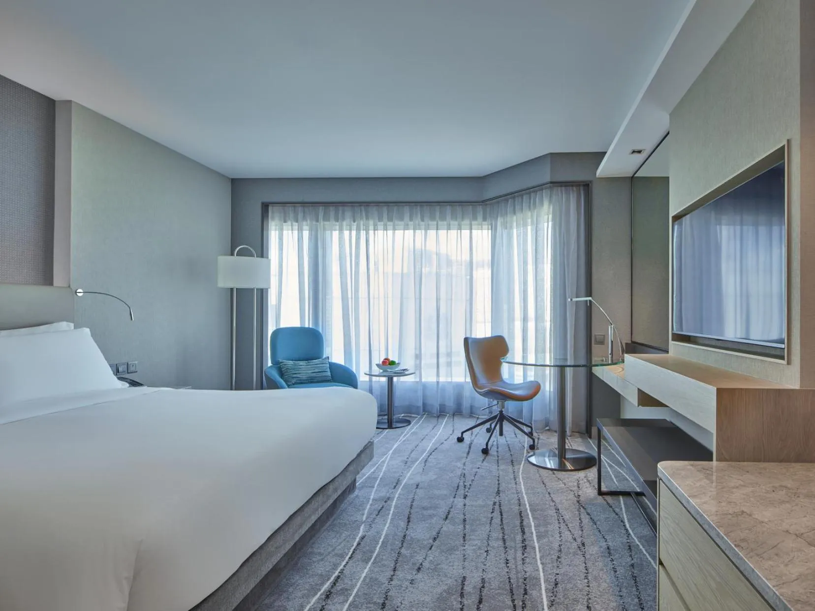 Guests, Bed in New World Millennium Hong Kong Hotel