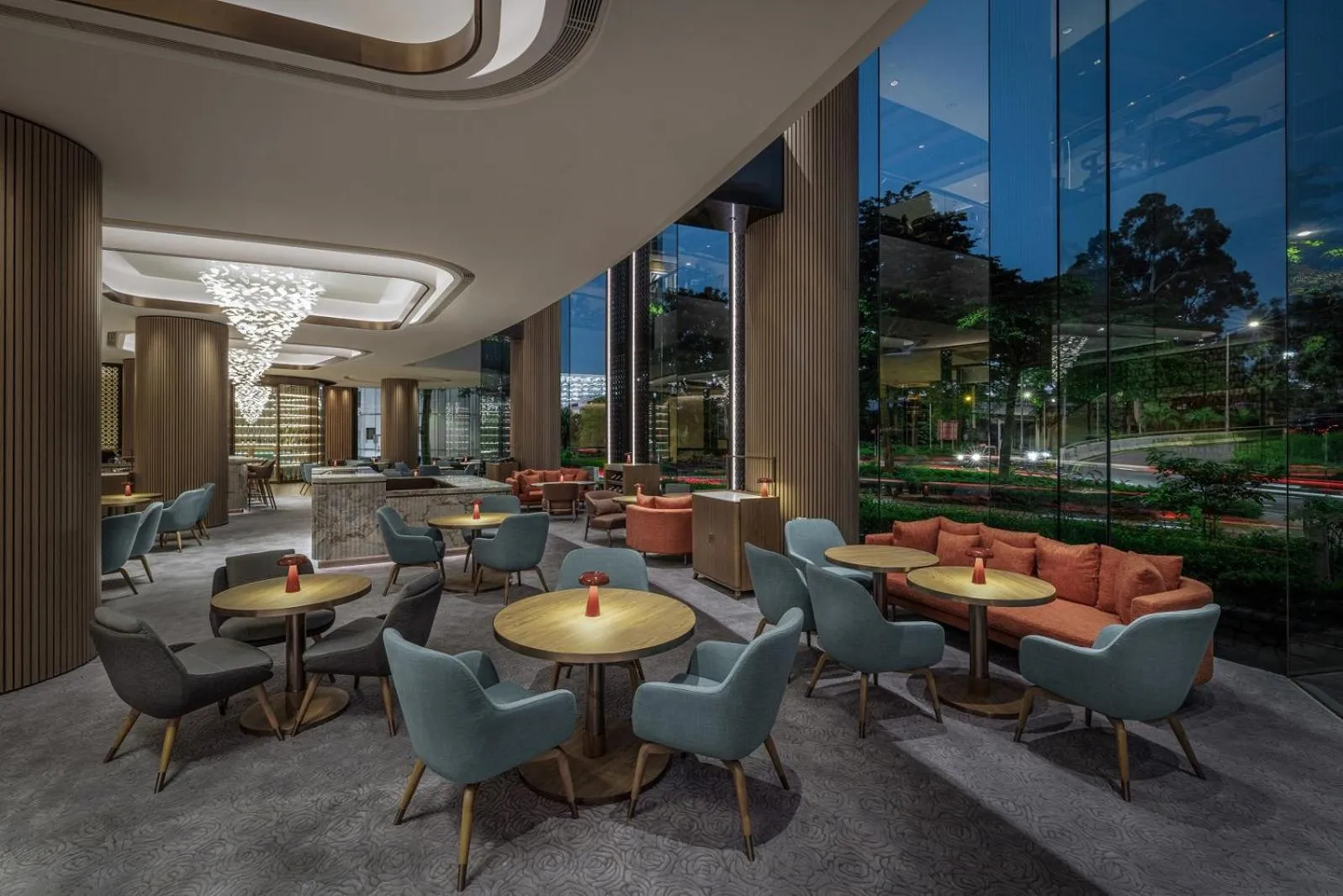 Lounge or bar in New World Millennium Hong Kong Hotel