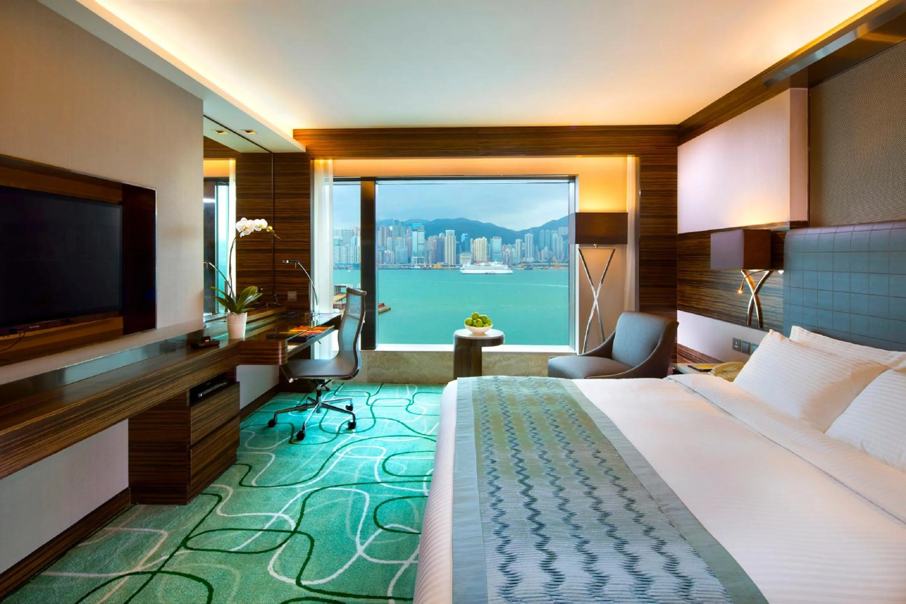Bedroom, Bed in New World Millennium Hong Kong Hotel