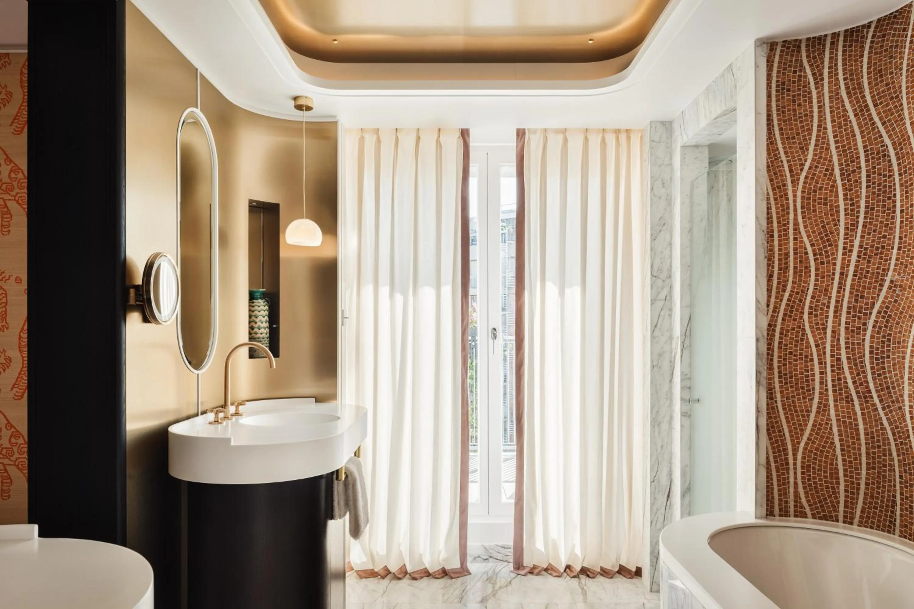 Shower in Hôtel De Sers Champs Elysées Paris