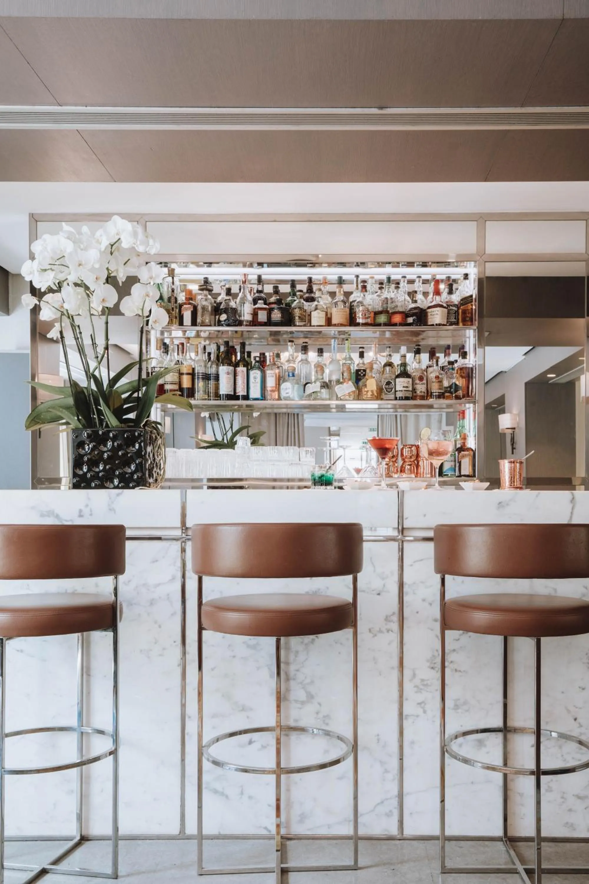 Lounge or bar in Hôtel De Sers Champs Elysées Paris