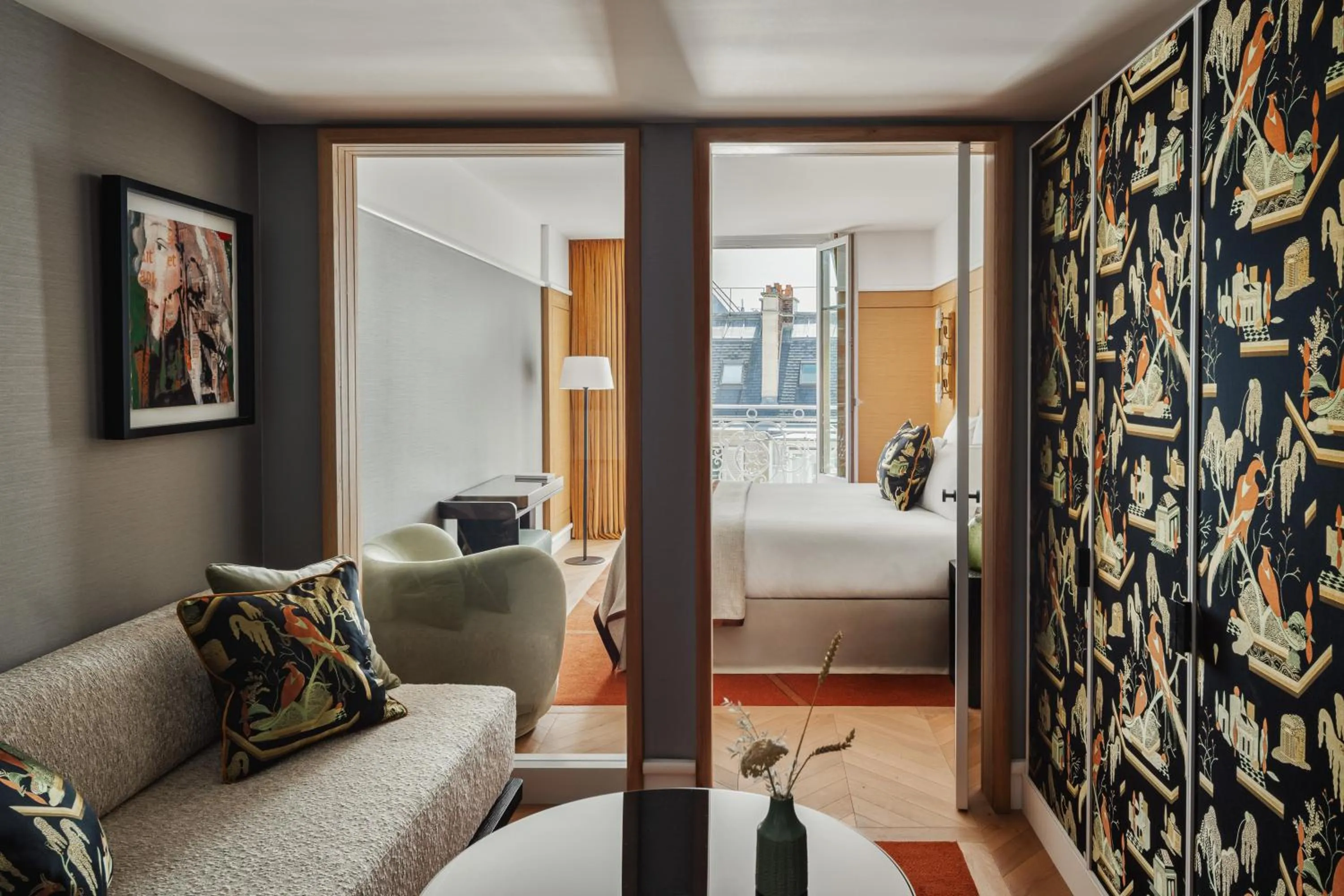 Living room, Bed in Hôtel De Sers Champs Elysées Paris