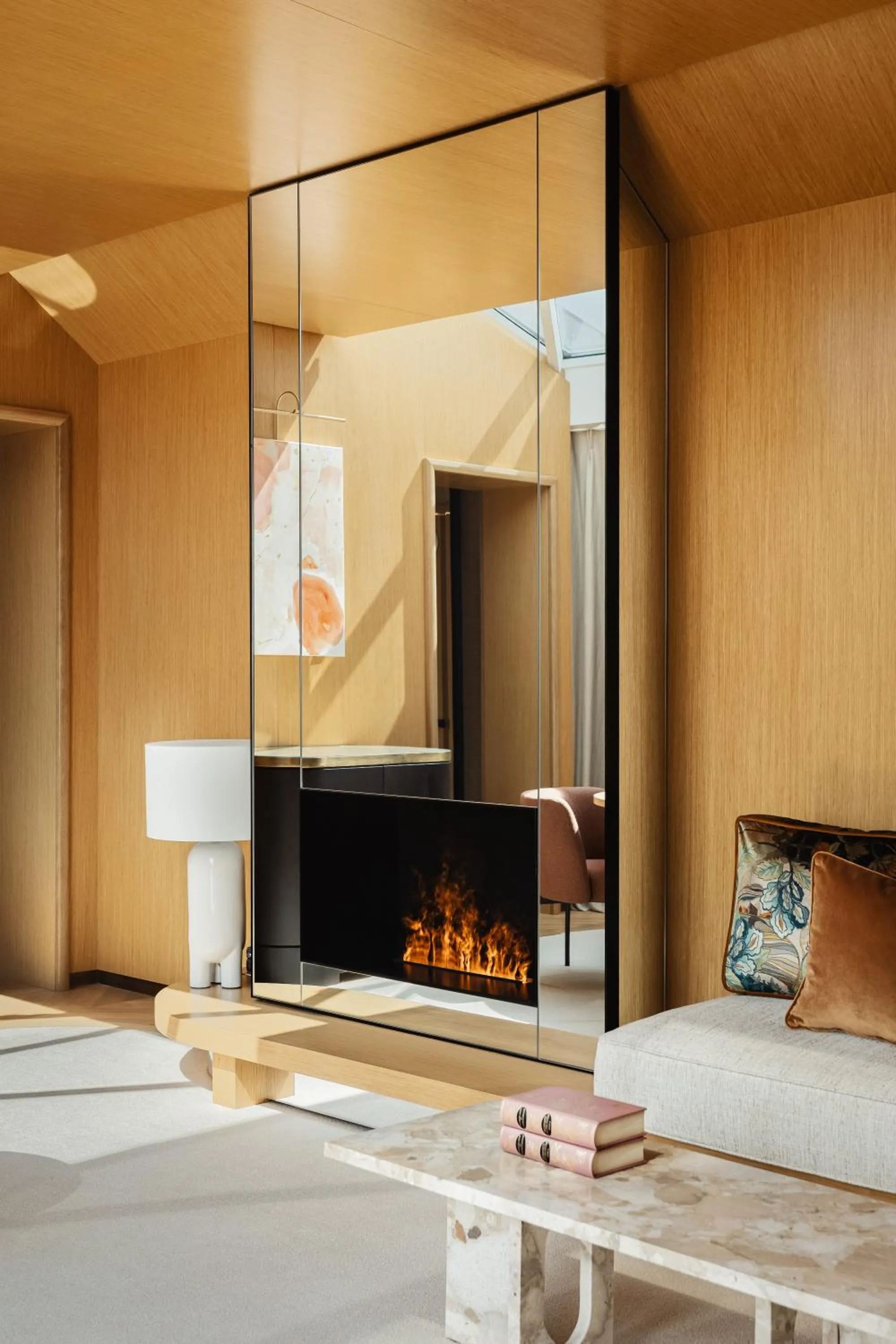 Living room, Bed in Hôtel De Sers Champs Elysées Paris