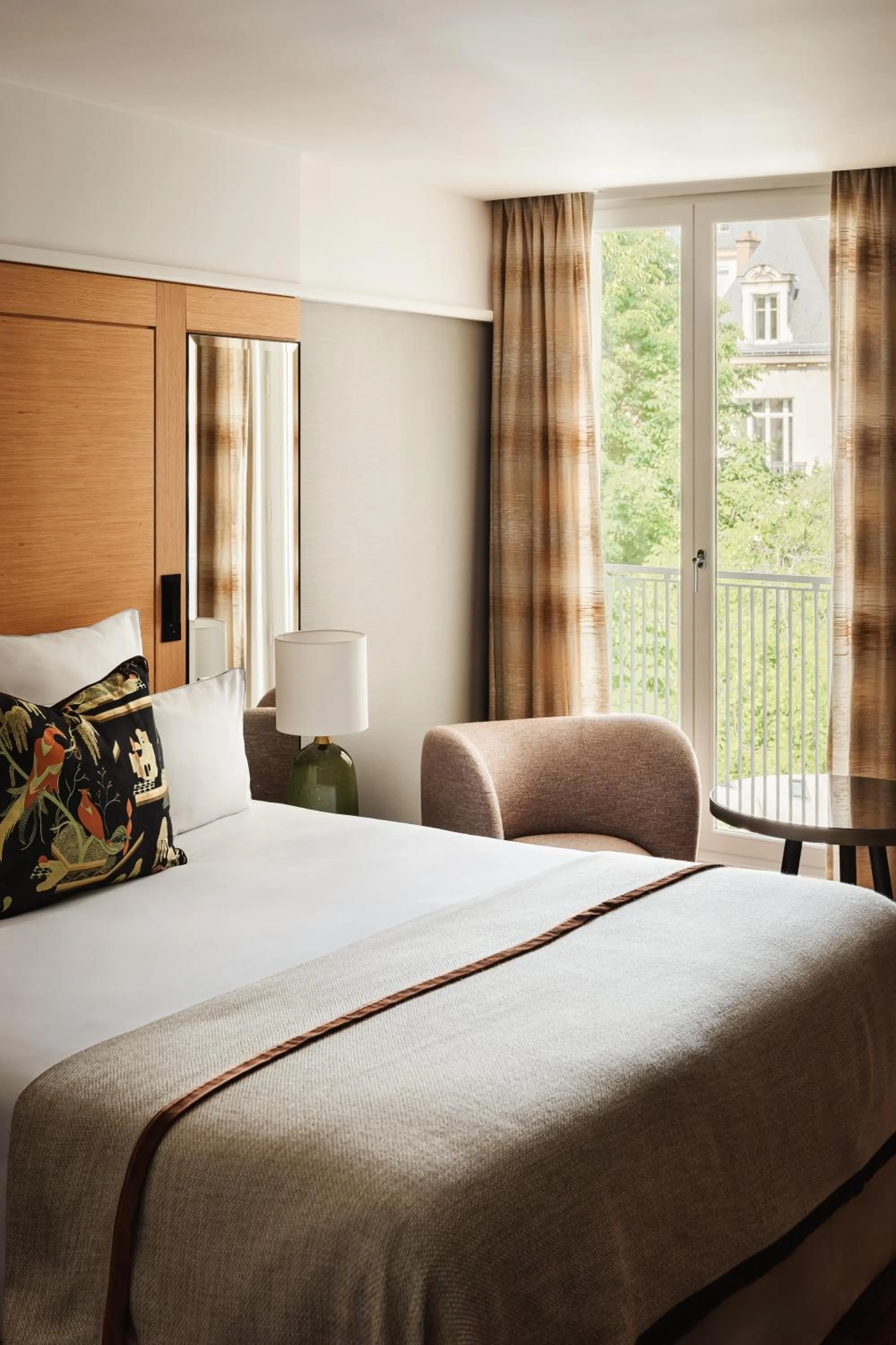 Bedroom, Bed in Hôtel De Sers Champs Elysées Paris