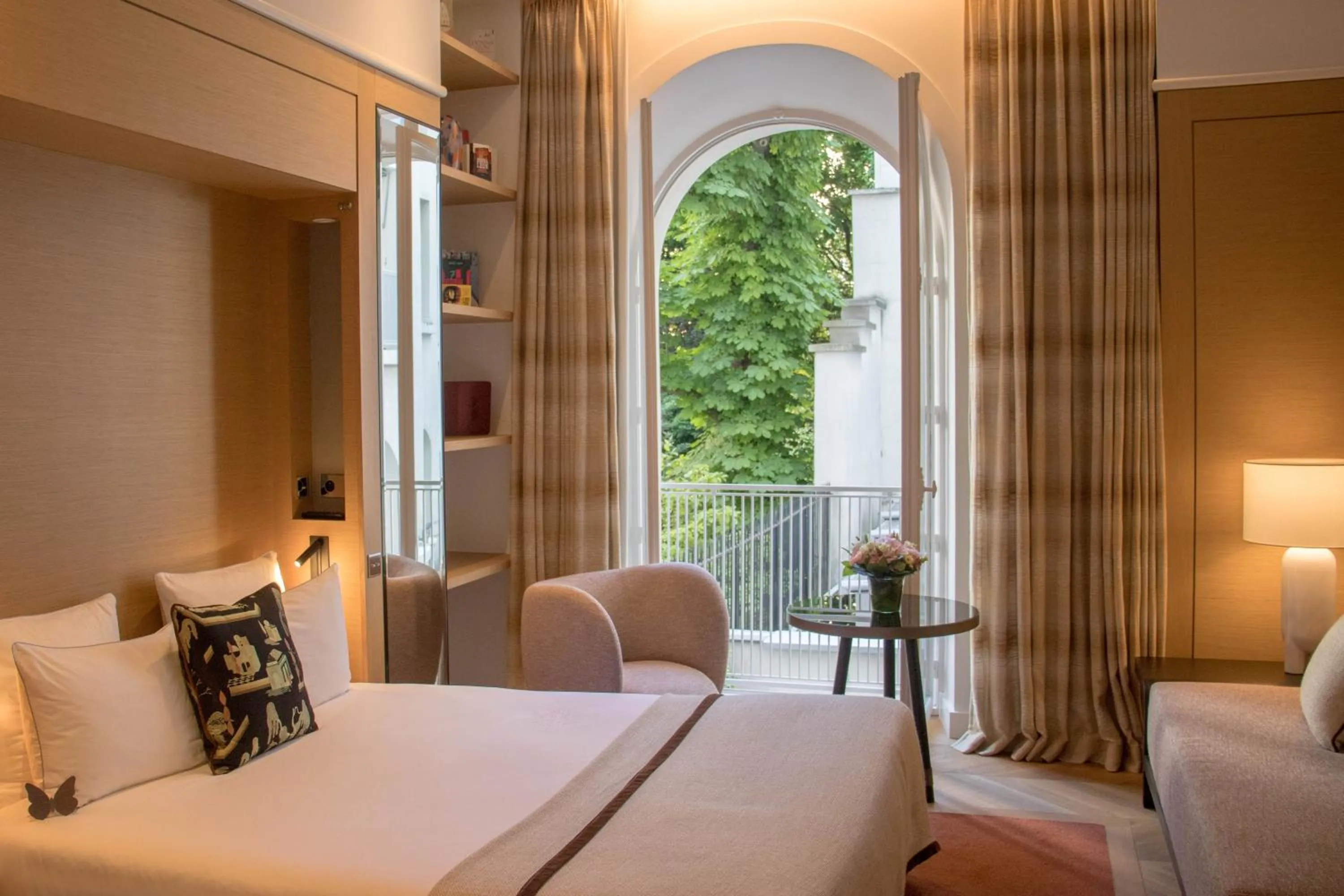 Bedroom, Bed in Hôtel De Sers Champs Elysées Paris