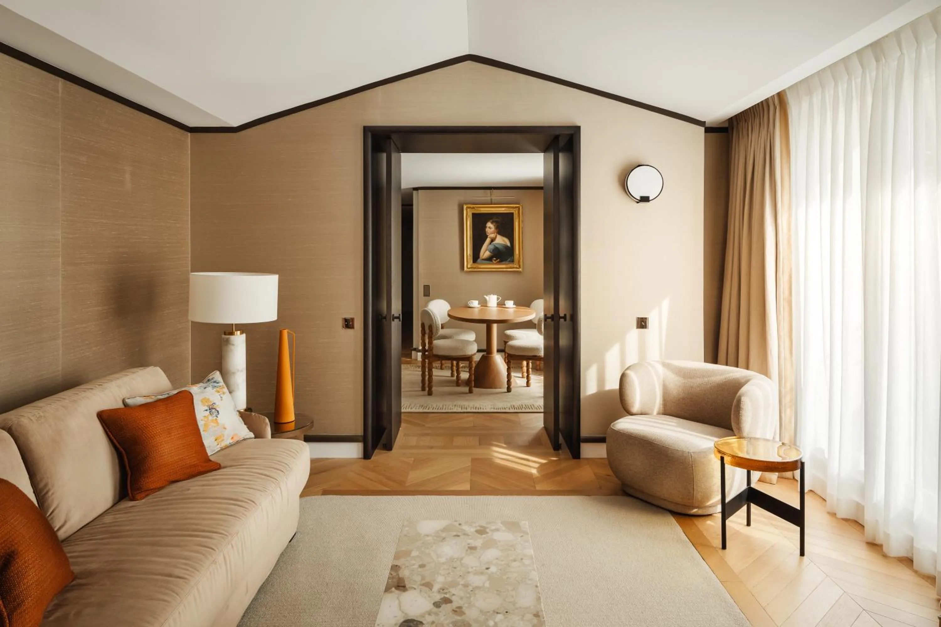 Living room, Bed in Hôtel De Sers Champs Elysées Paris