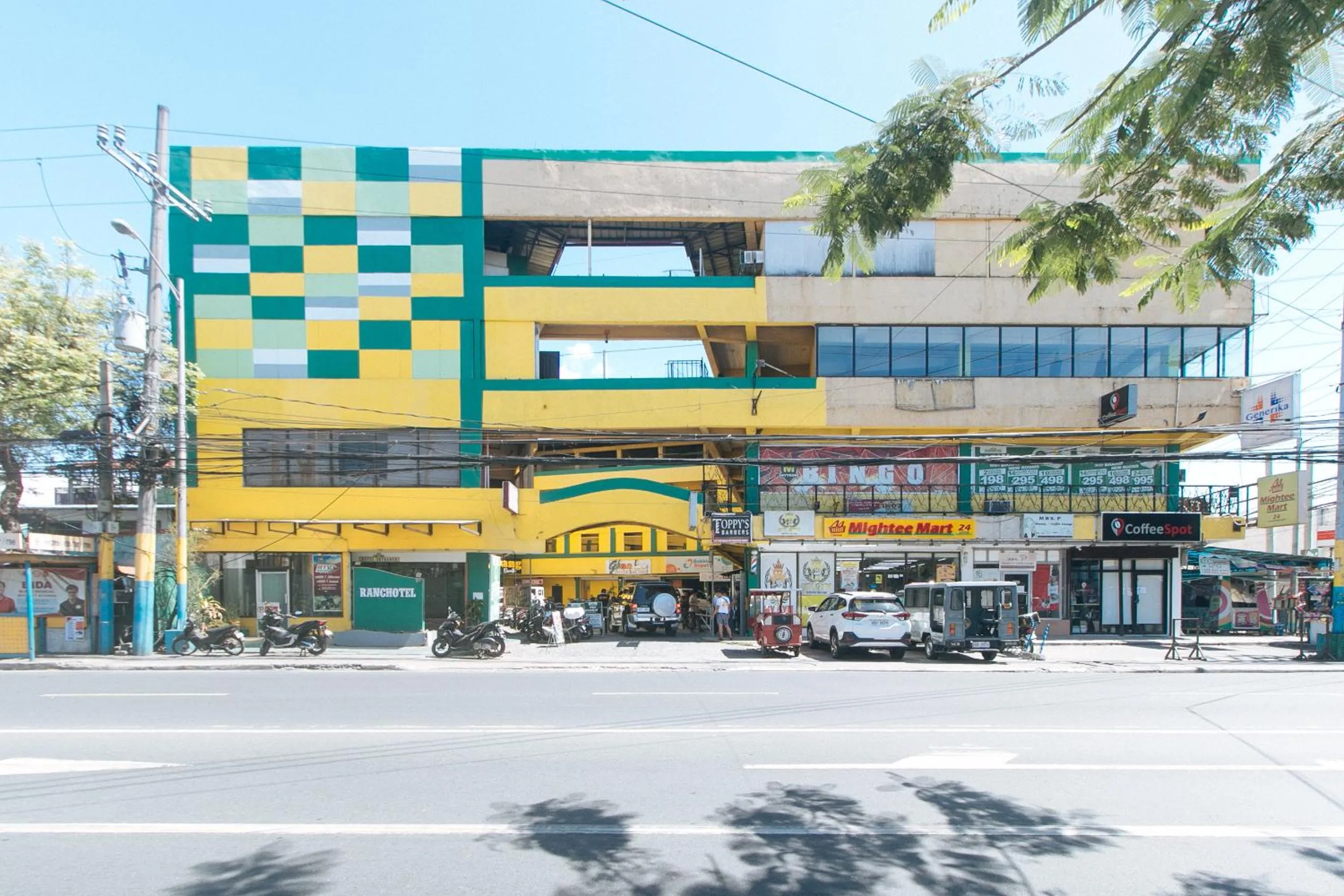 Property building in RedDoorz near SM City Muntinlupa