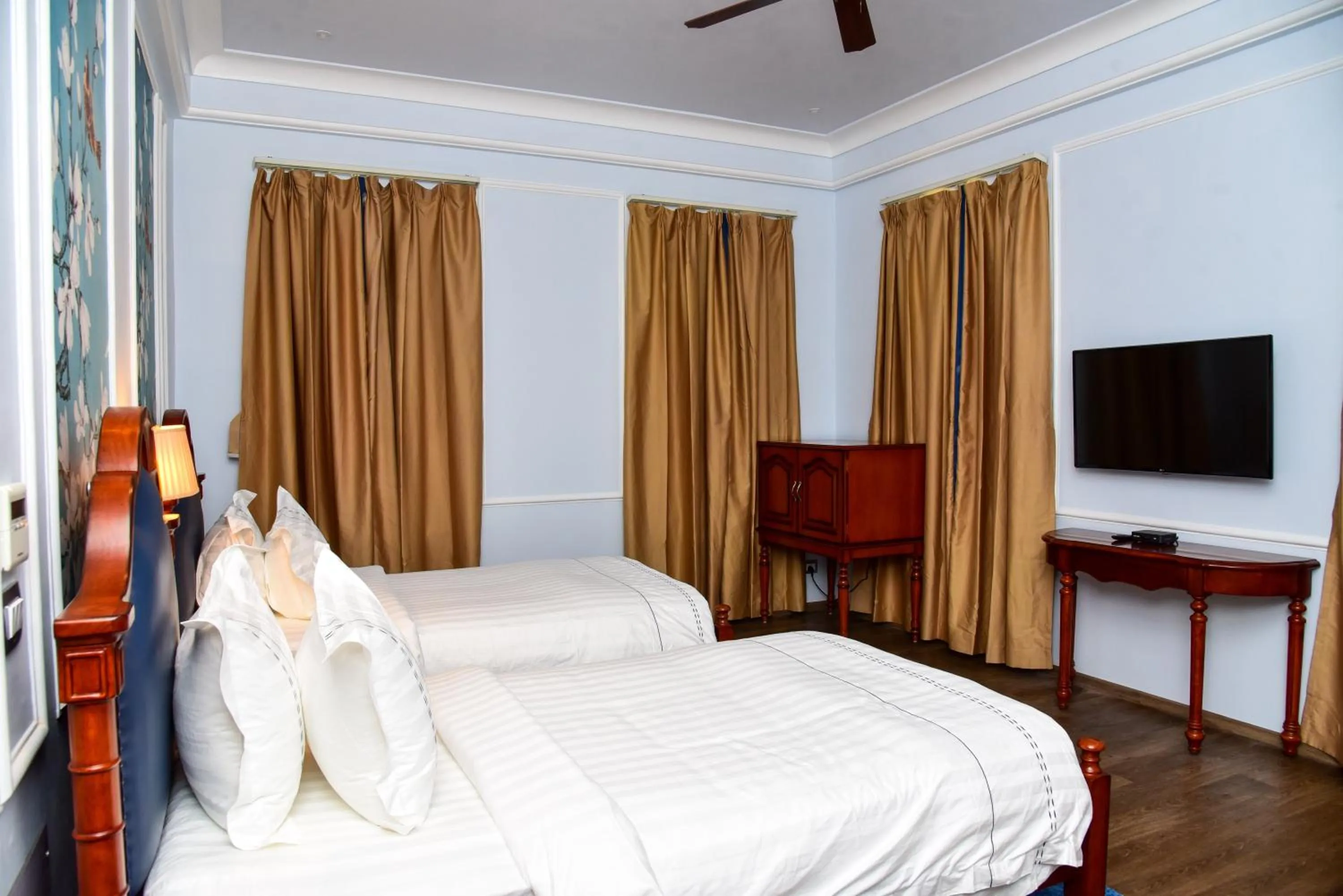 Bed in Jhadol Vijay Vilas Near Lake Pichola