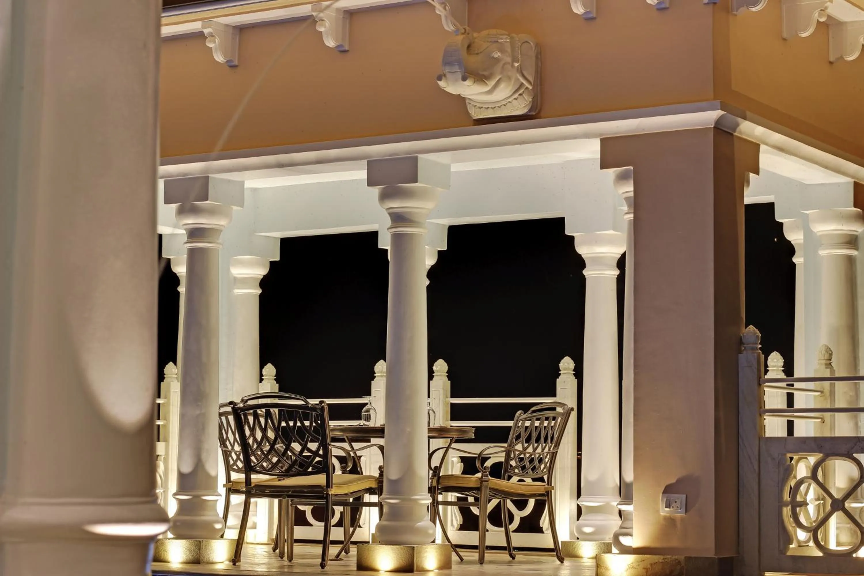 Restaurant/places to eat in Jhadol Vijay Vilas Near Lake Pichola