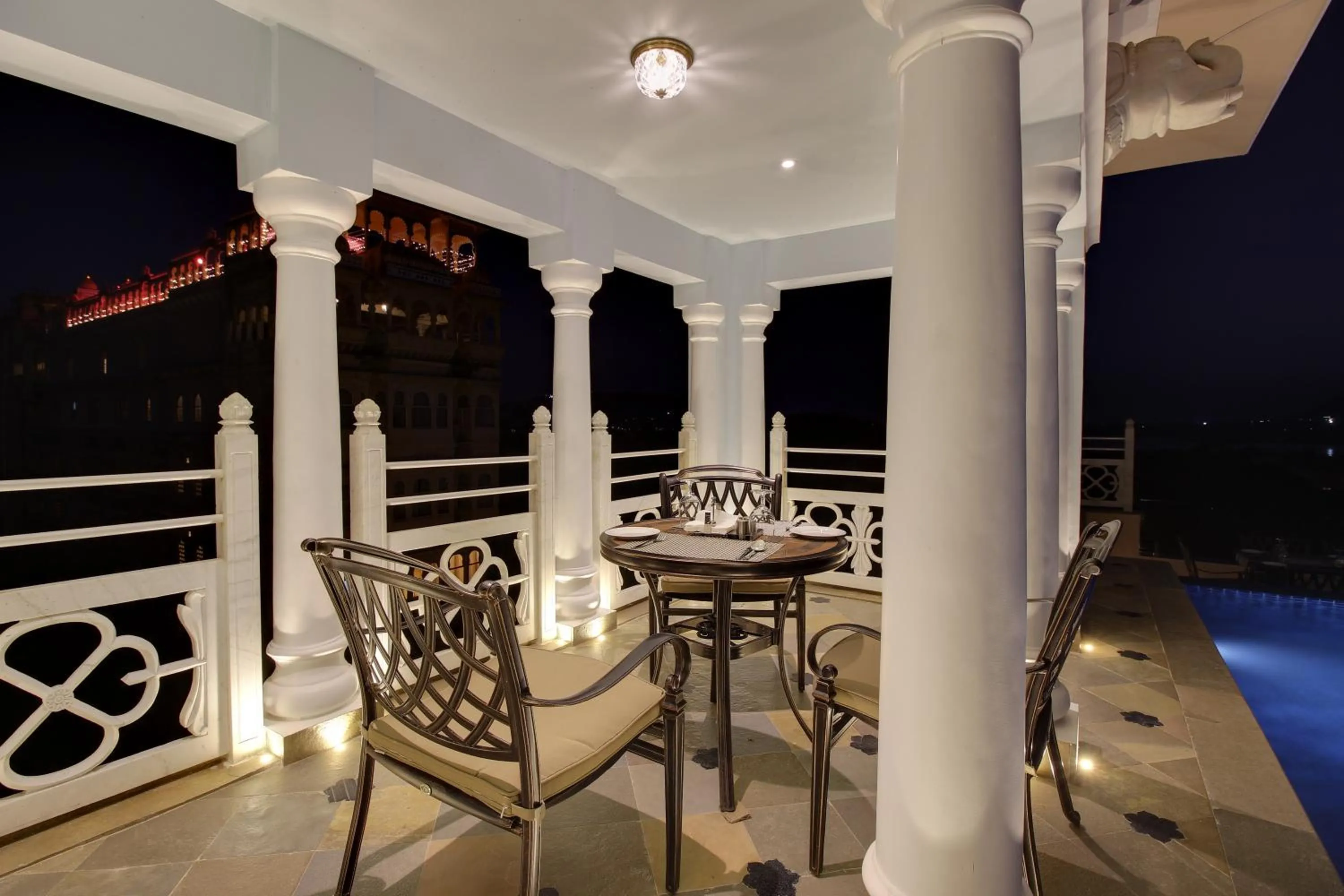 Restaurant/places to eat in Jhadol Vijay Vilas Near Lake Pichola