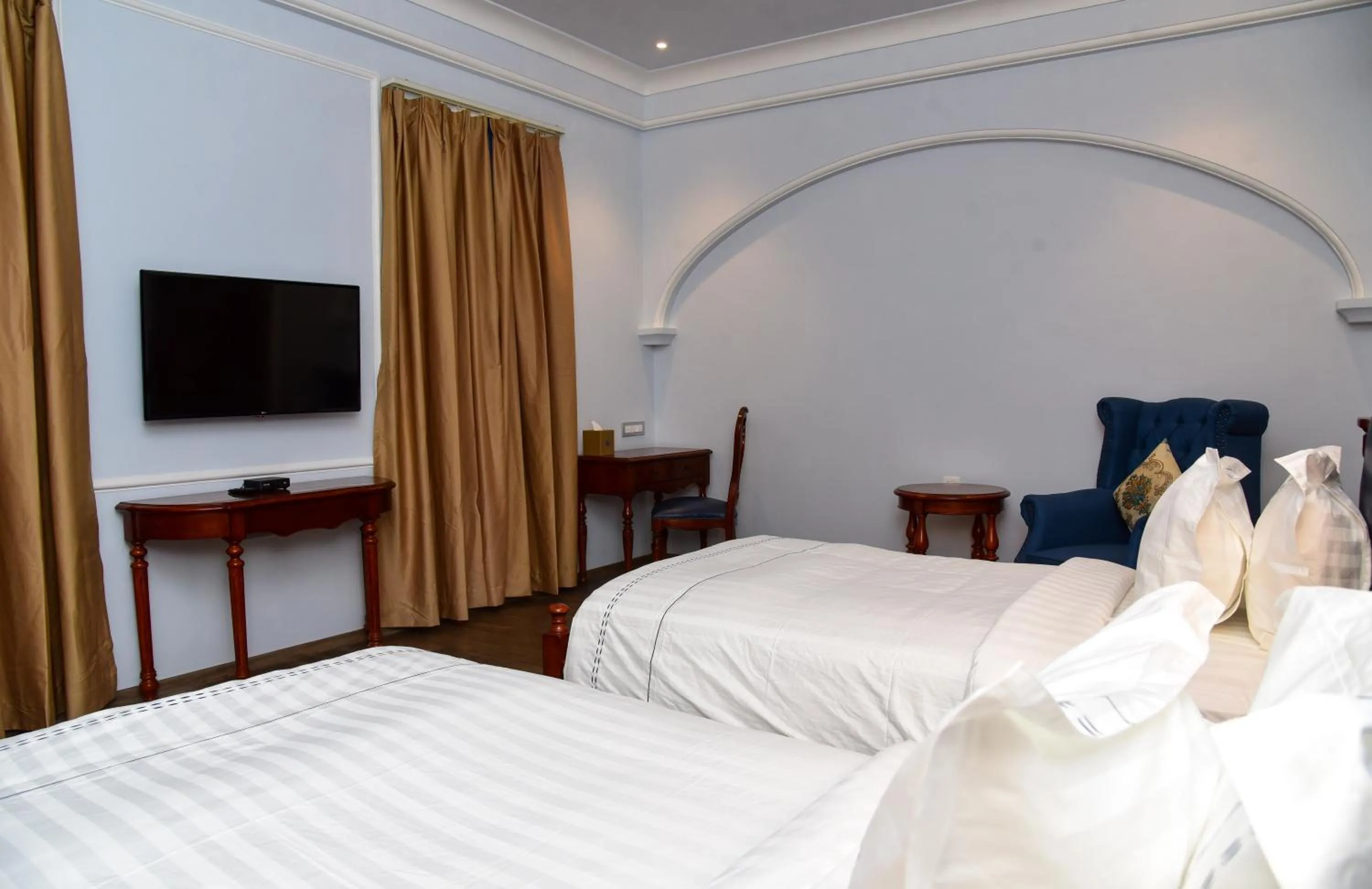 Bed in Jhadol Vijay Vilas Near Lake Pichola