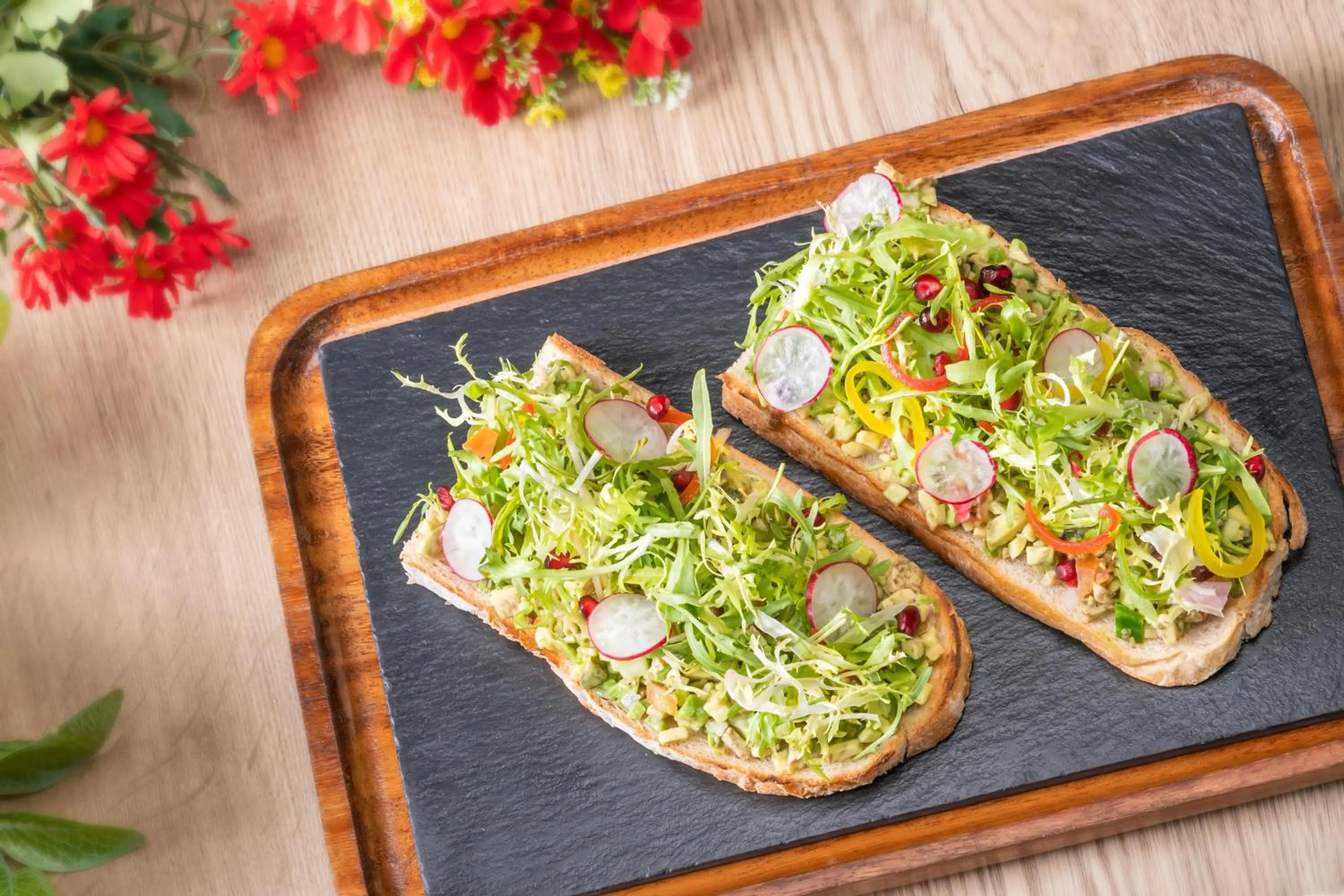 Restaurant/places to eat in JA The Manor Hotel, Dubai