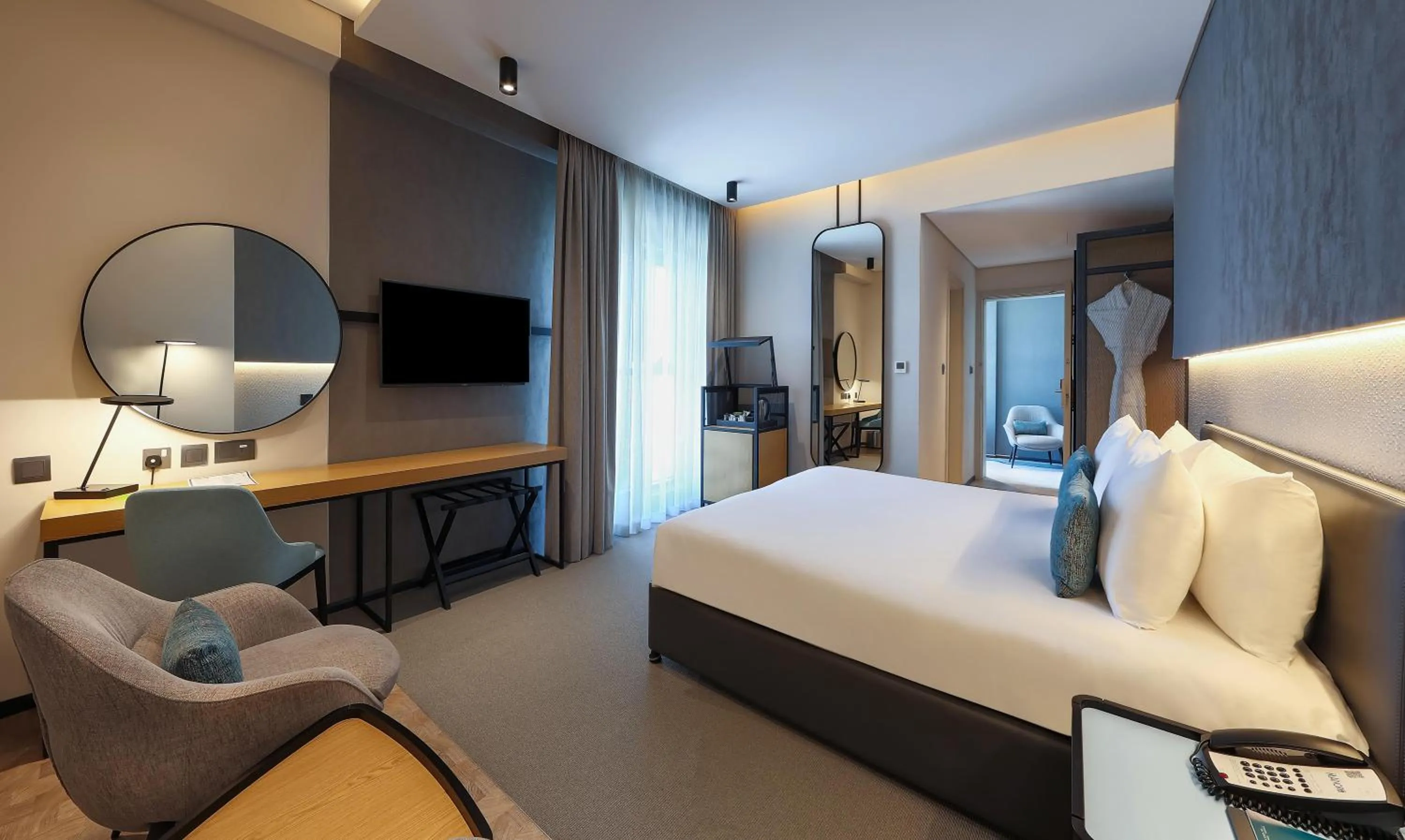 Photo of the whole room, Bed in JA The Manor Hotel, Dubai