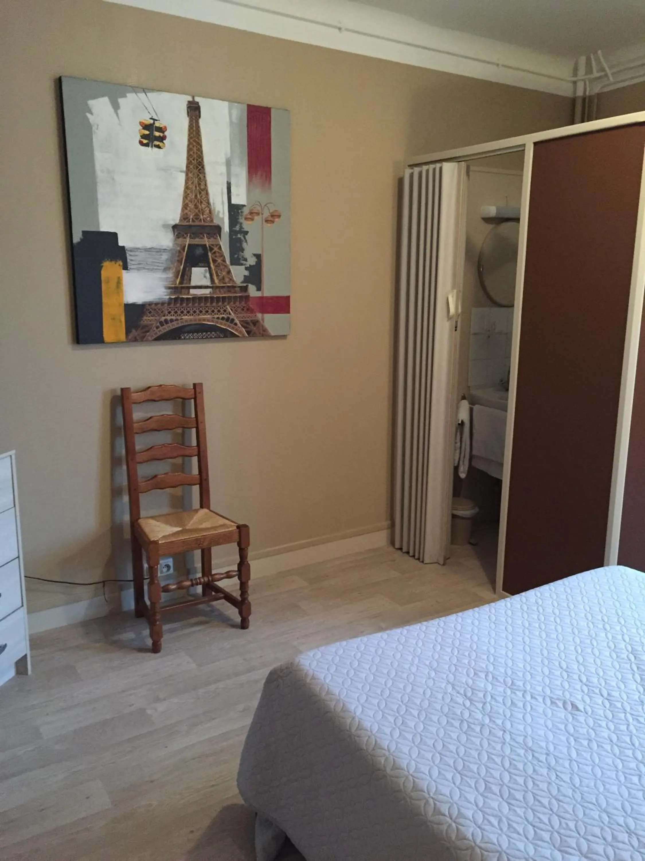 Bedroom in Le Commerce