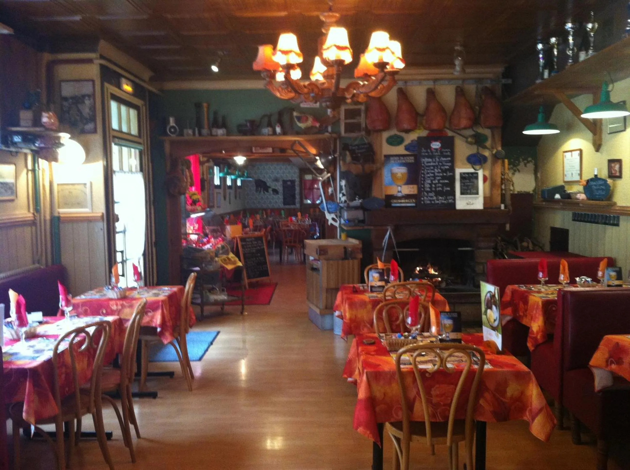 Restaurant/places to eat in Le Commerce