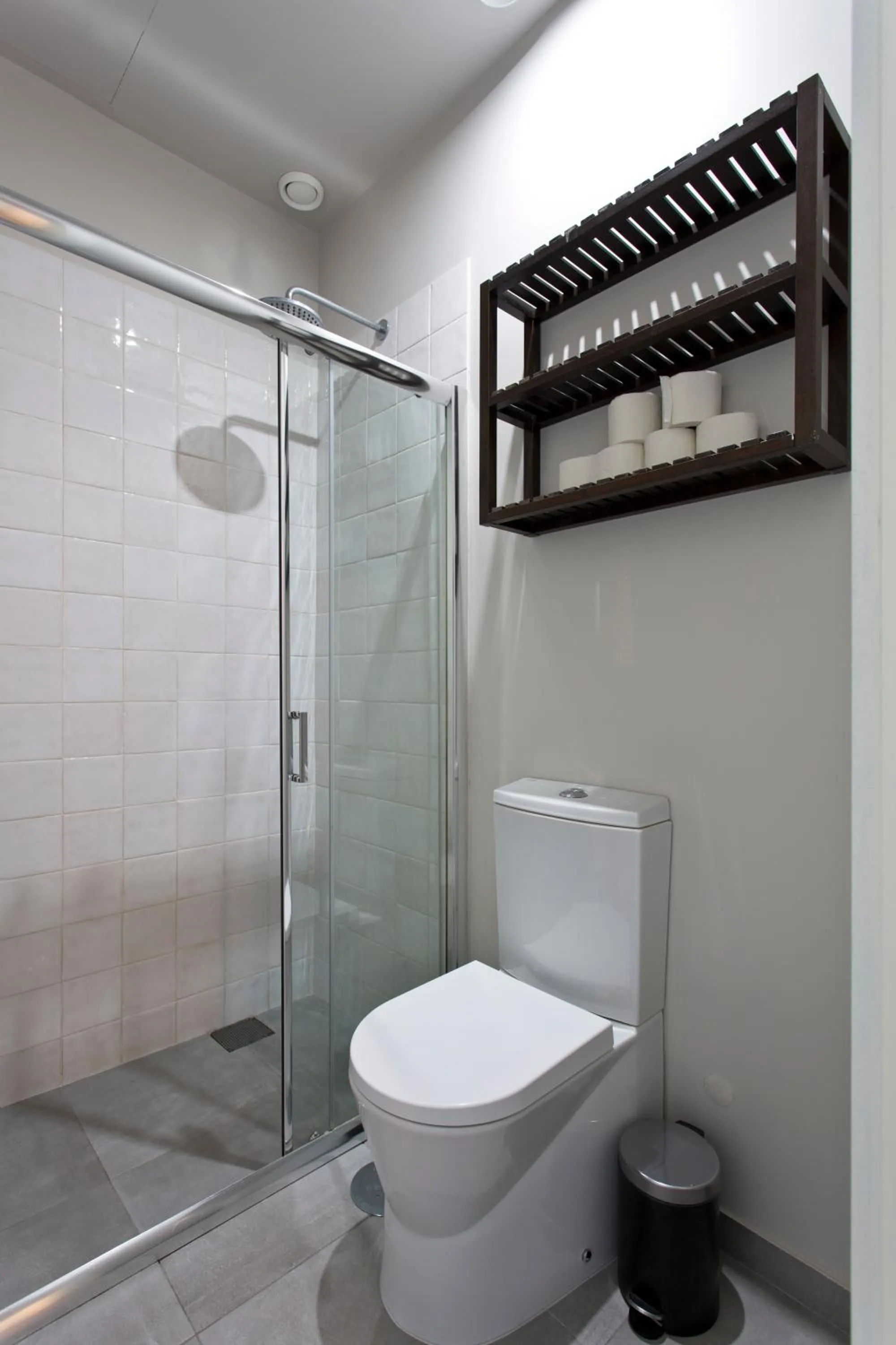 Shower in RVA - Porto Central Flats