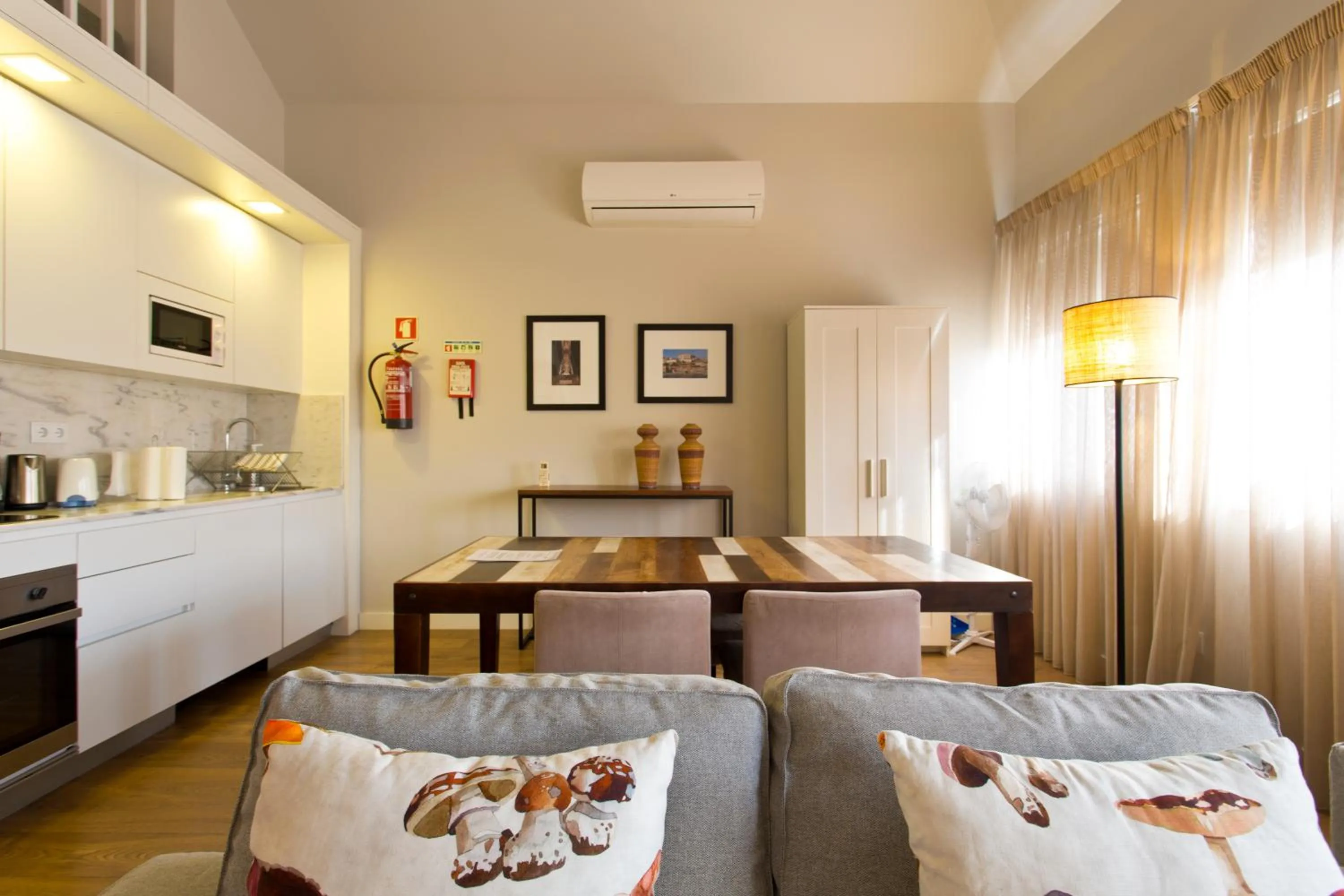 Kitchen or kitchenette in RVA - Porto Central Flats