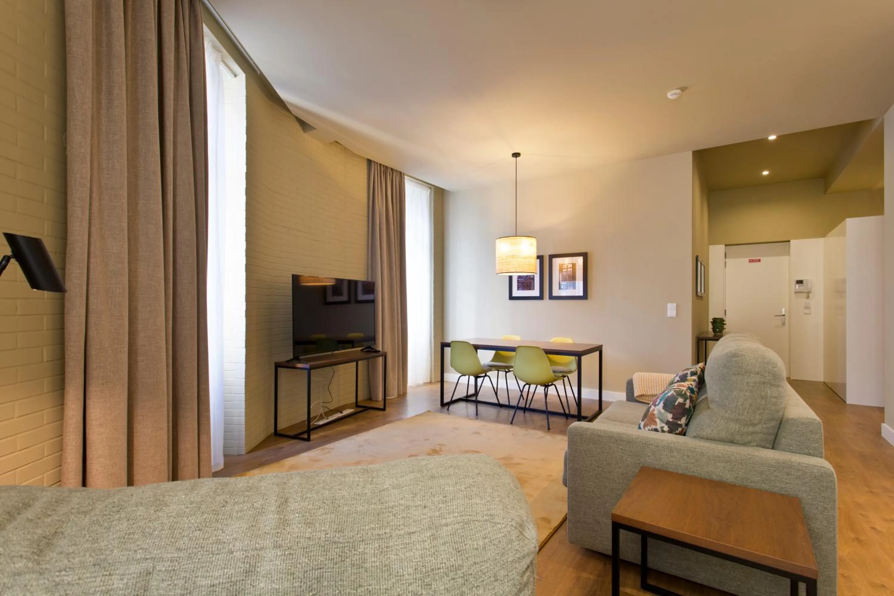 Living room, Bed in RVA - Porto Central Flats