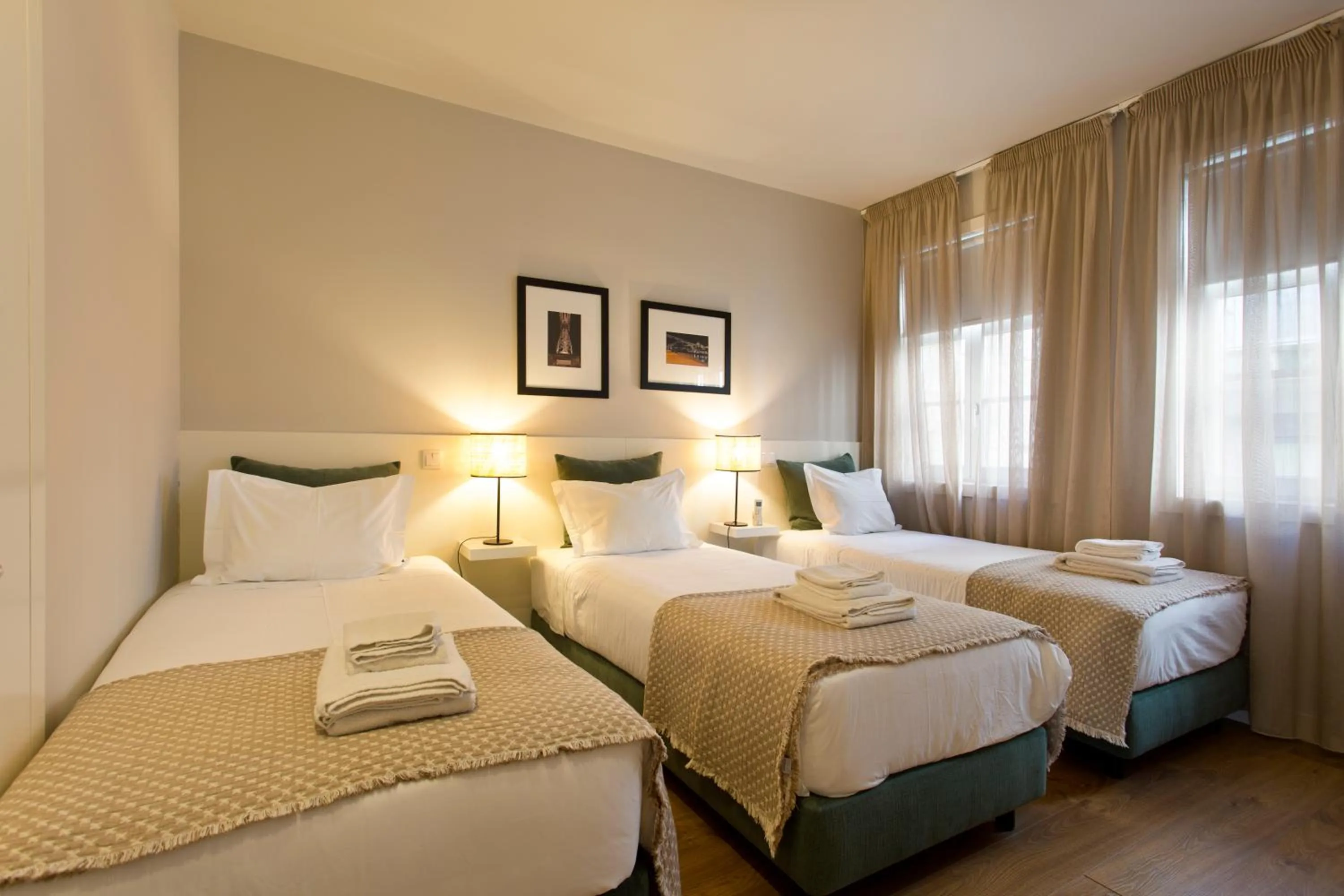 Bedroom, Bed in RVA - Porto Central Flats