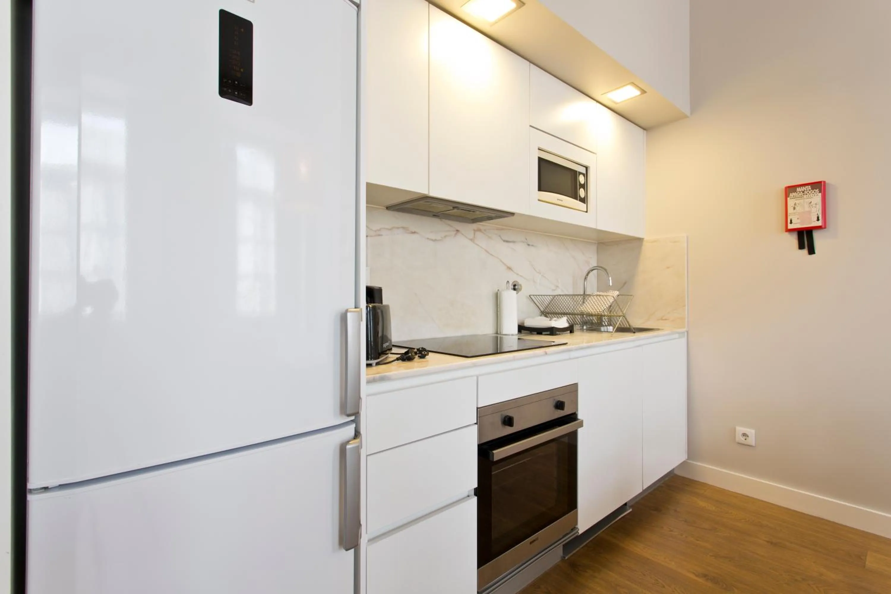 Kitchen or kitchenette in RVA - Porto Central Flats