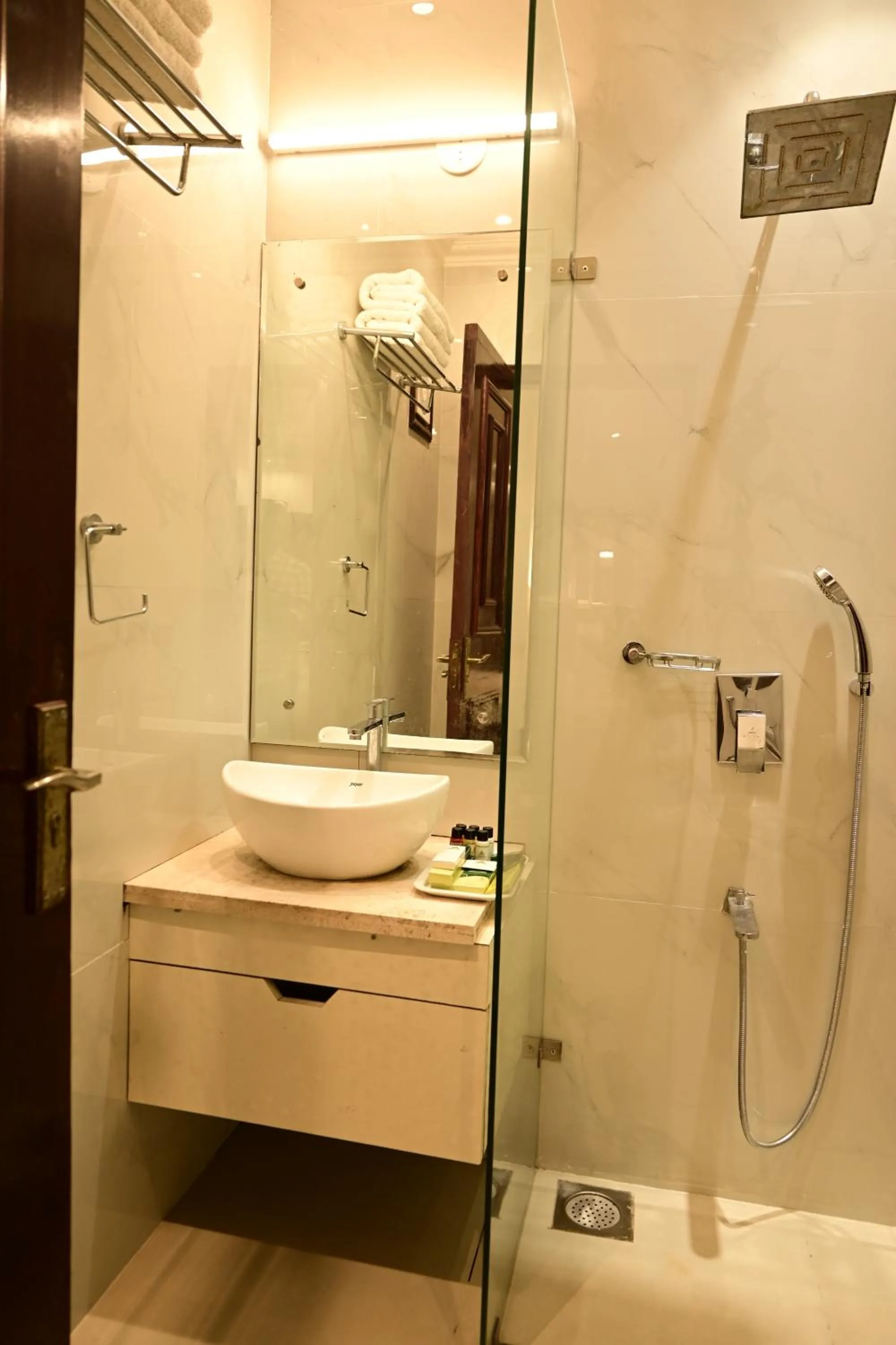 Bathroom in De Alturas Resort