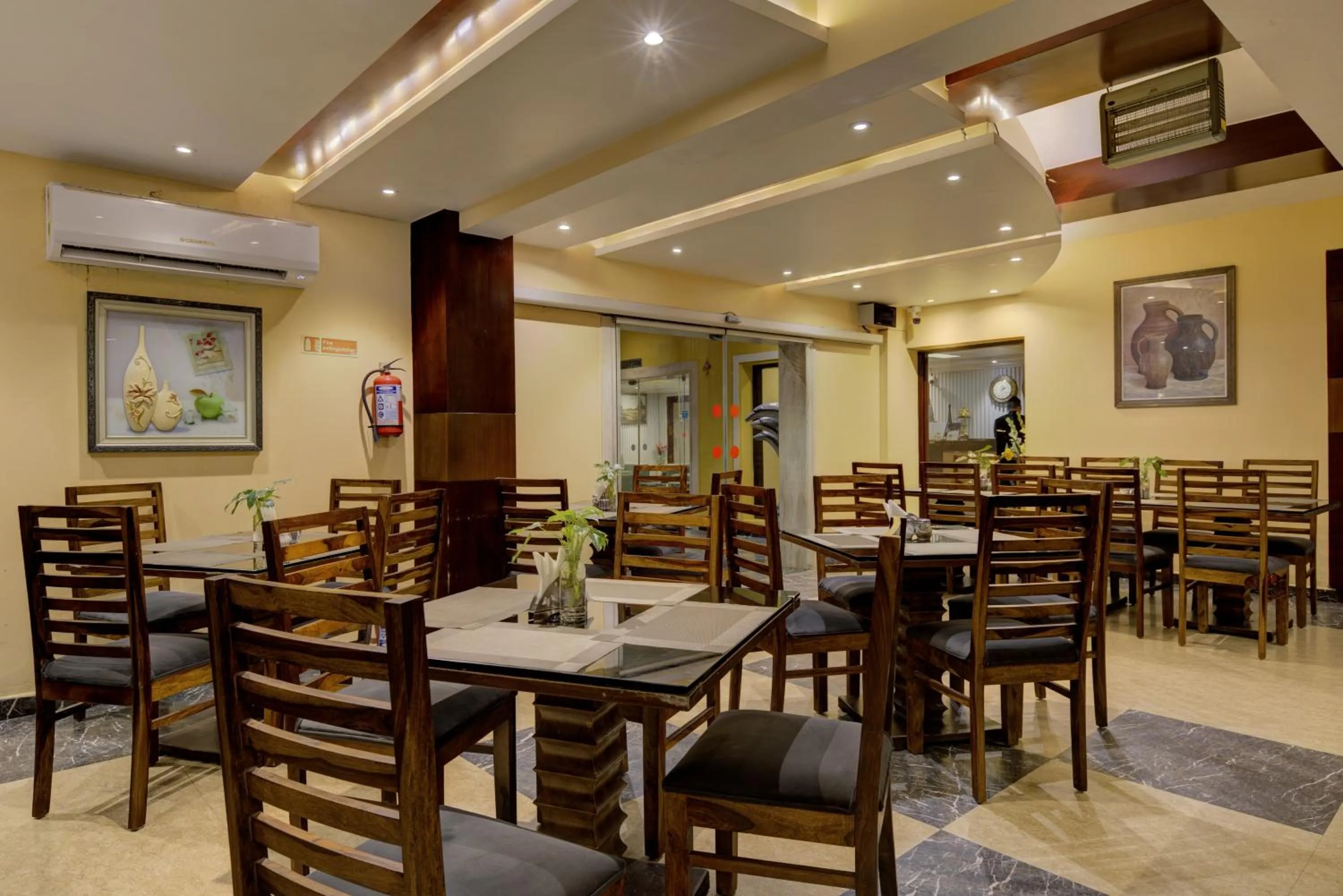 Restaurant/places to eat in De Alturas Resort