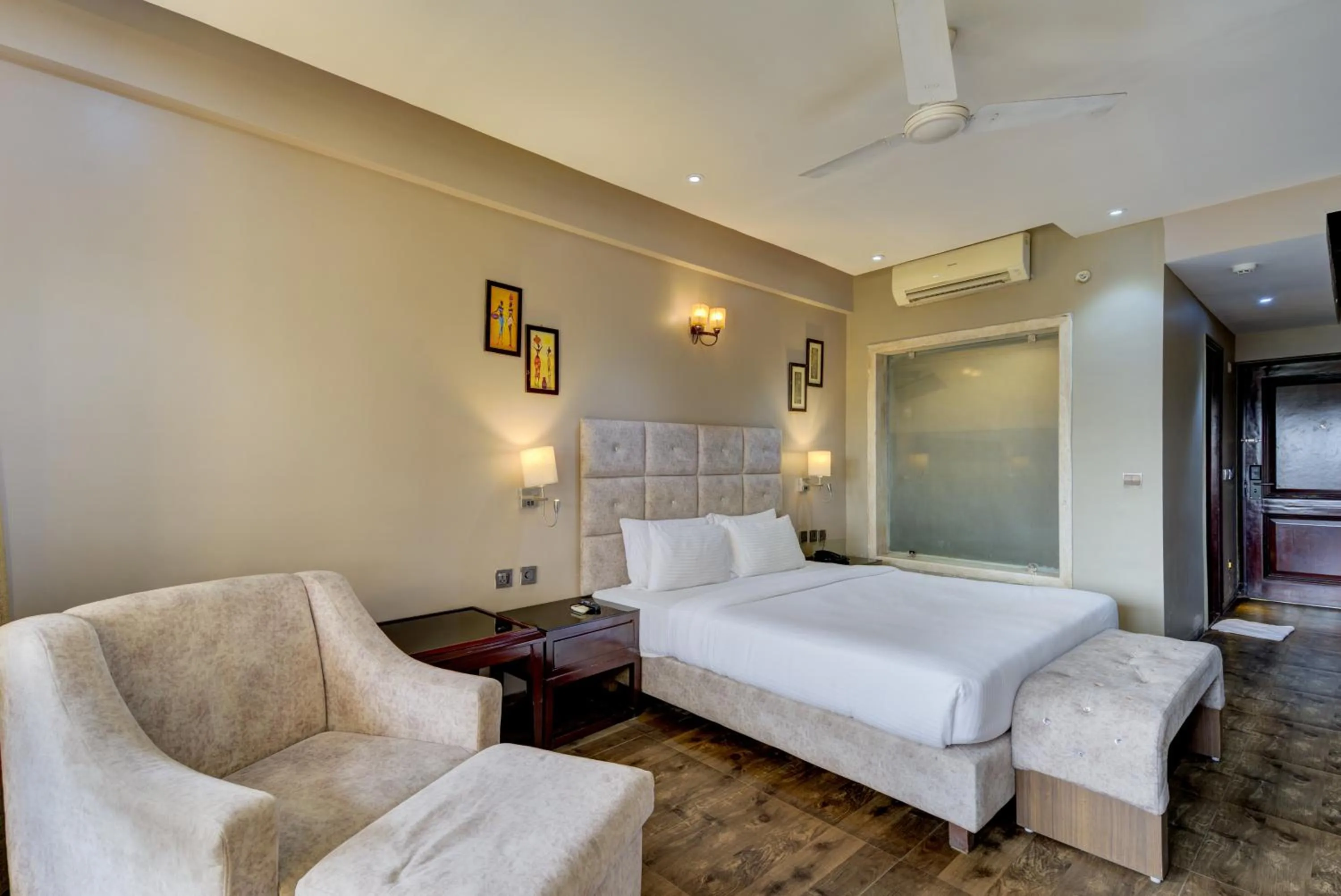 Bedroom in De Alturas Resort