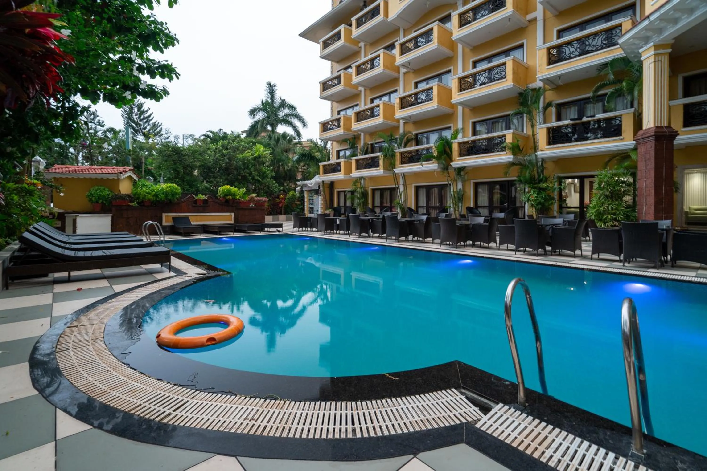 Swimming pool in De Alturas Resort