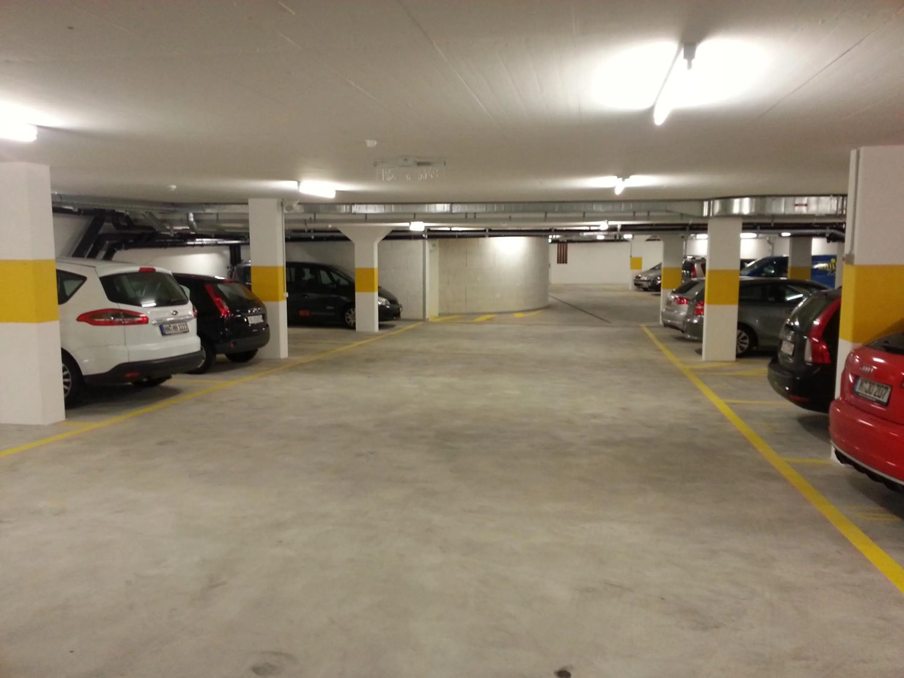 Parking in Hotel Eastside (free parking garage)