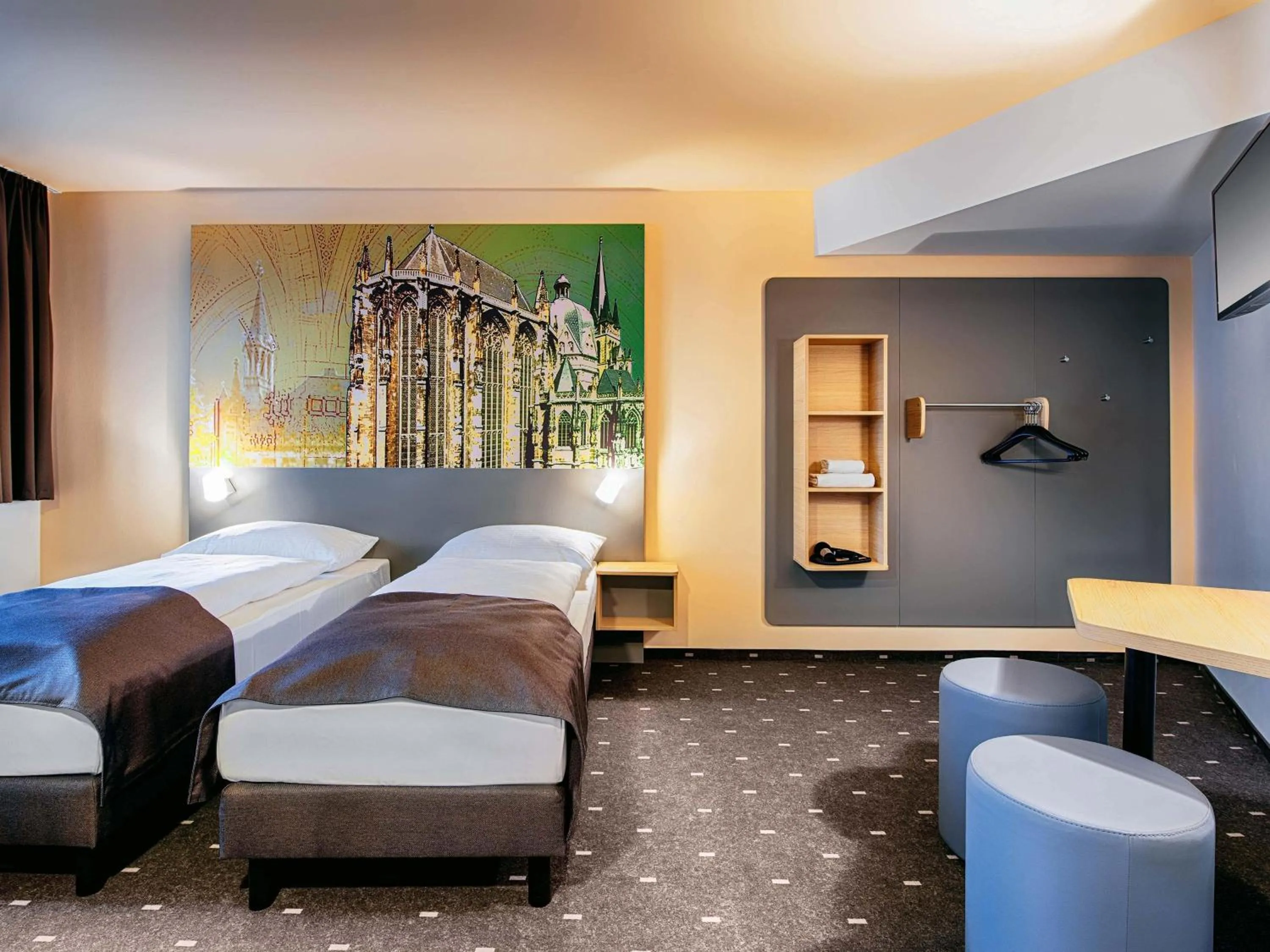 Photo of the whole room, Bed in B&B Hotel Aachen-City