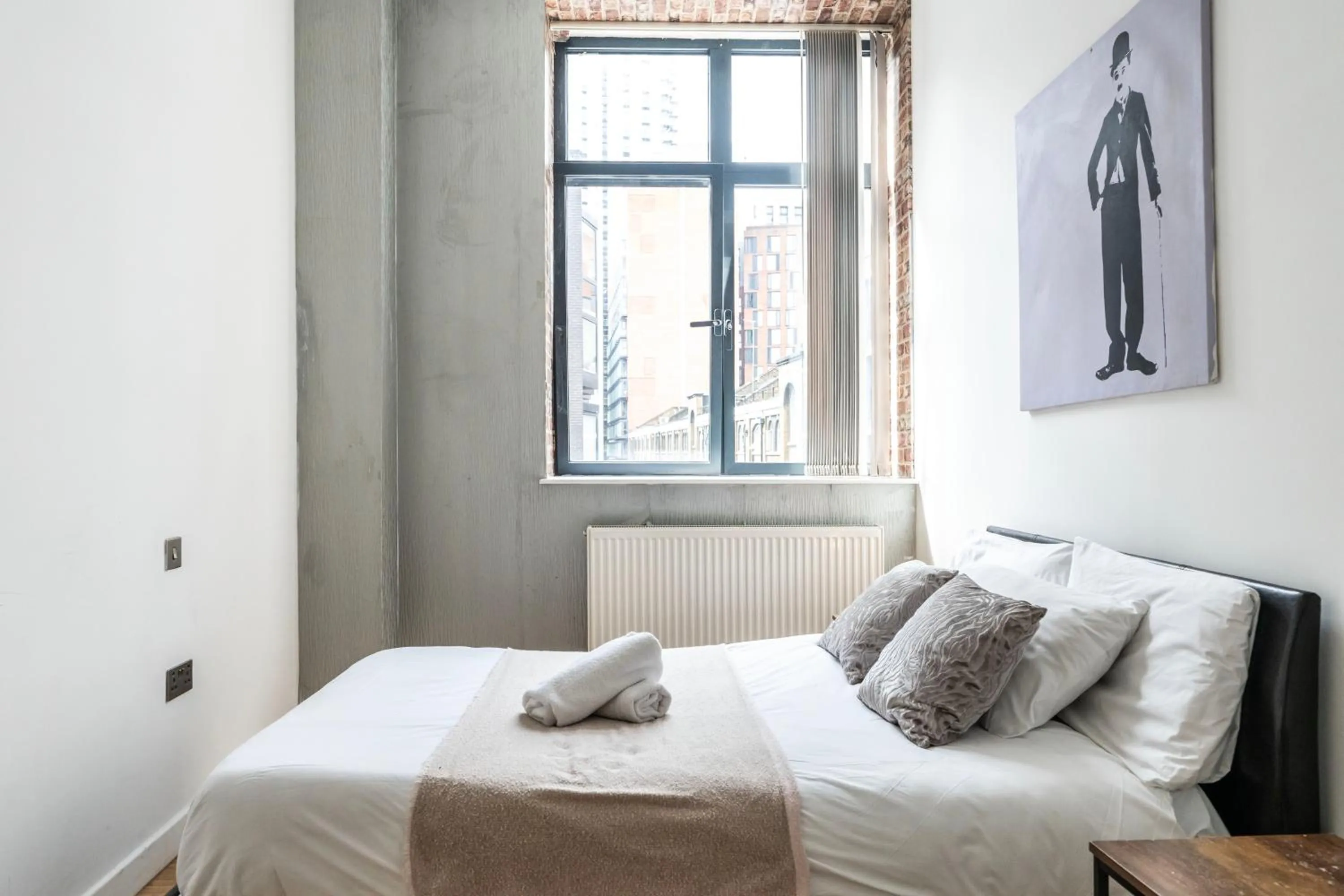 Bed in Shoreditch Apartments by PrimeCityHosts