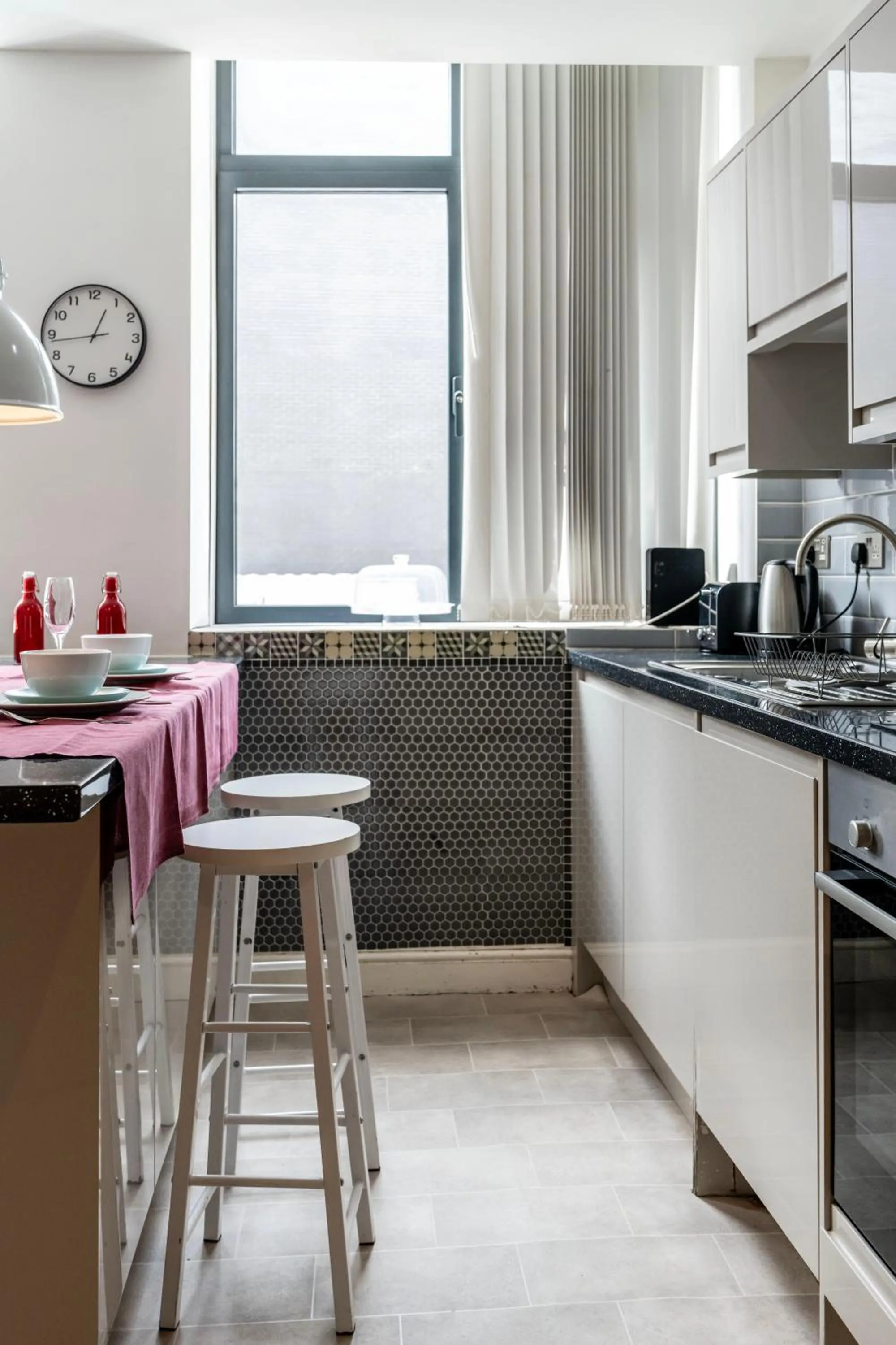 Kitchen or kitchenette in Shoreditch Apartments by PrimeCityHosts