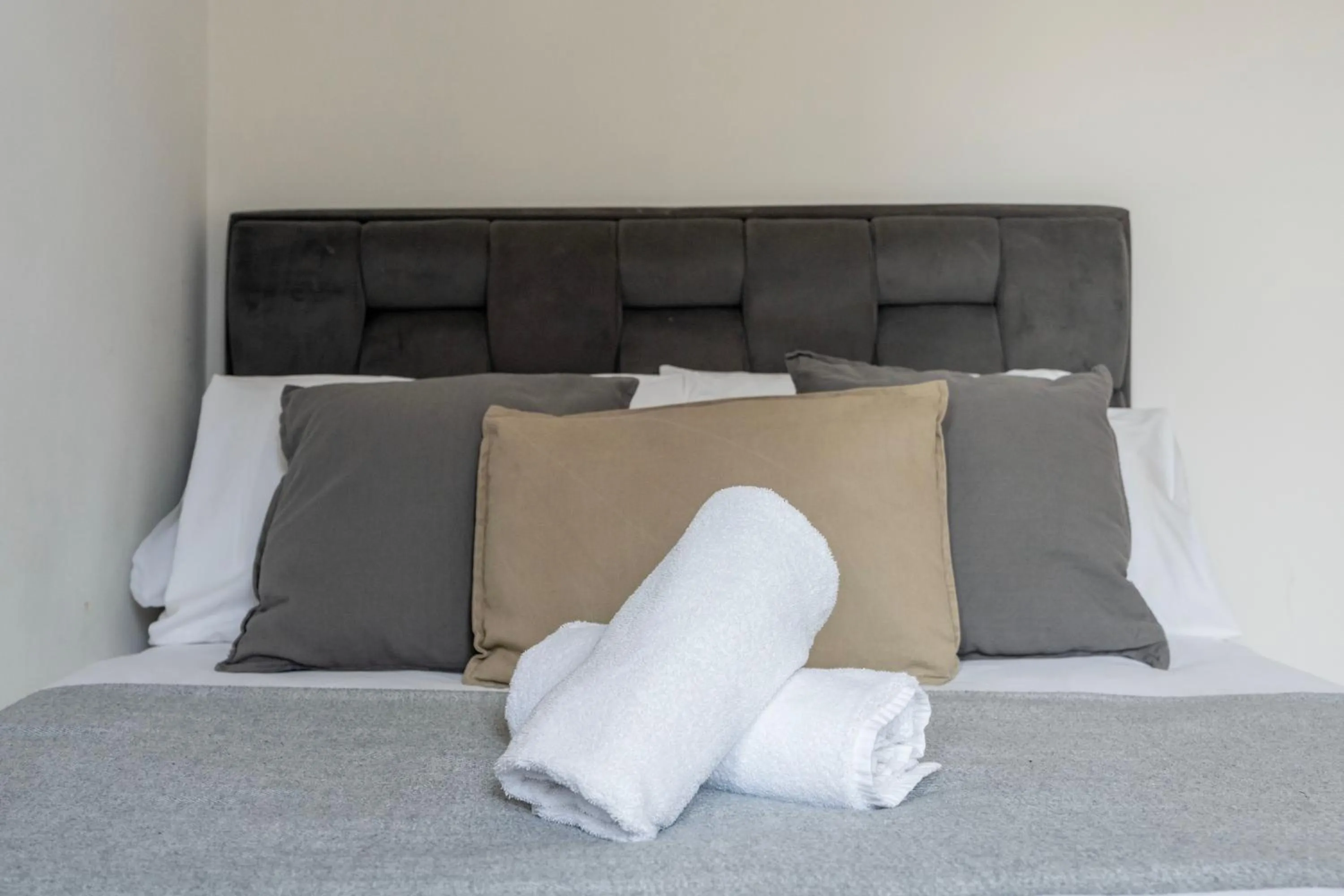 Bed in Shoreditch Apartments by PrimeCityHosts