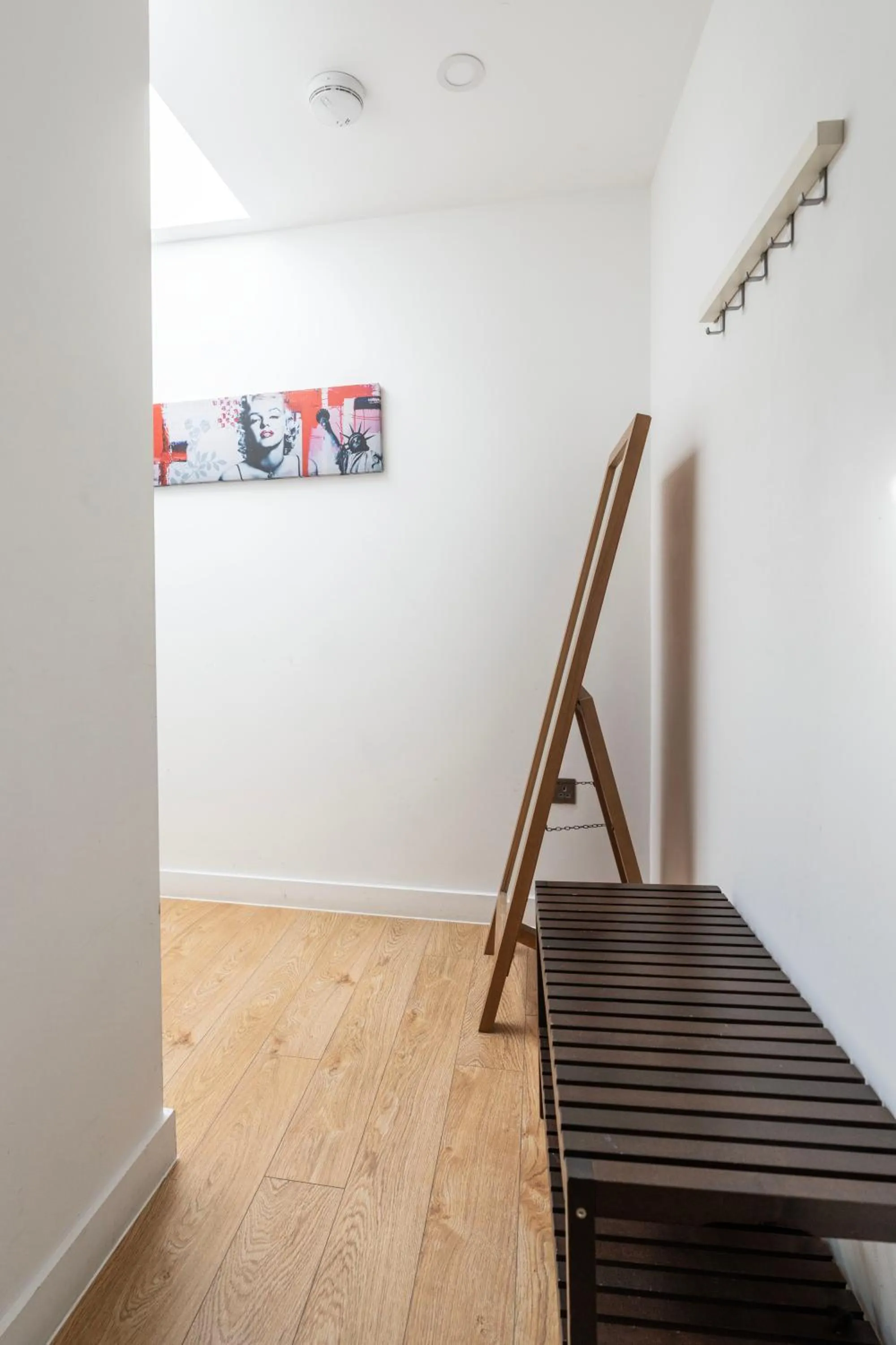 hair dresser in Shoreditch Apartments by PrimeCityHosts