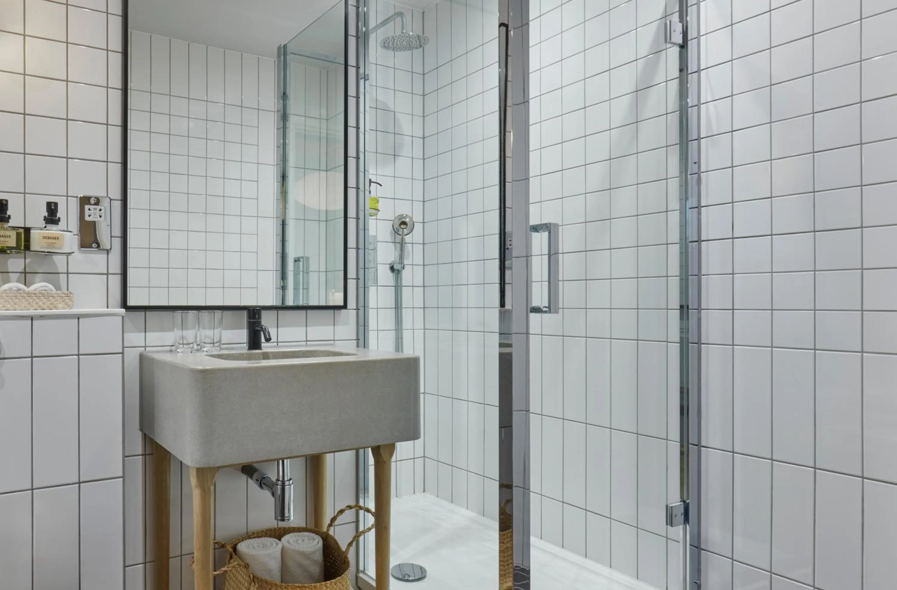 Shower in One Hundred Shoreditch