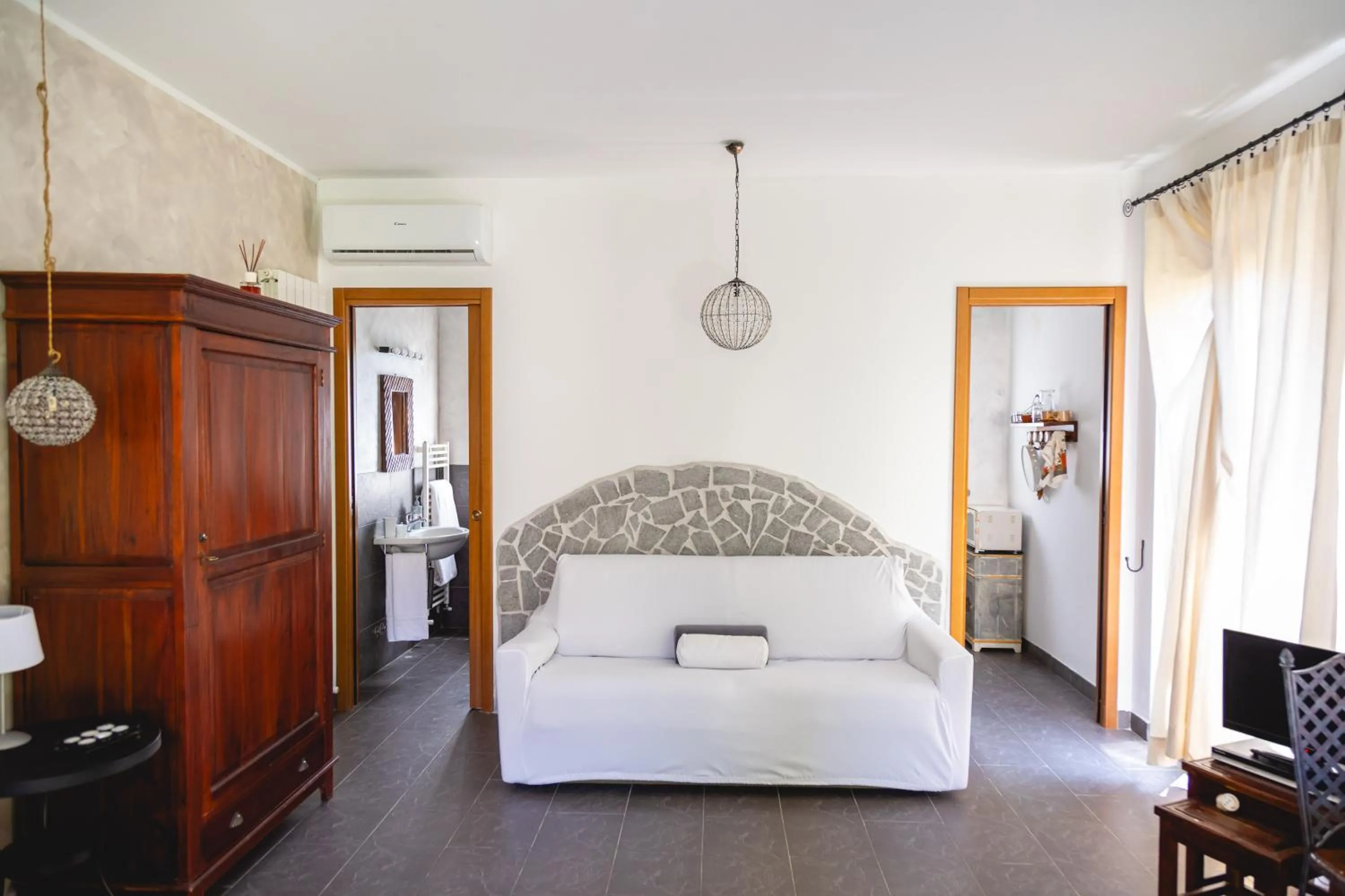 Living room, Bed in Le Pozze Terme B&B