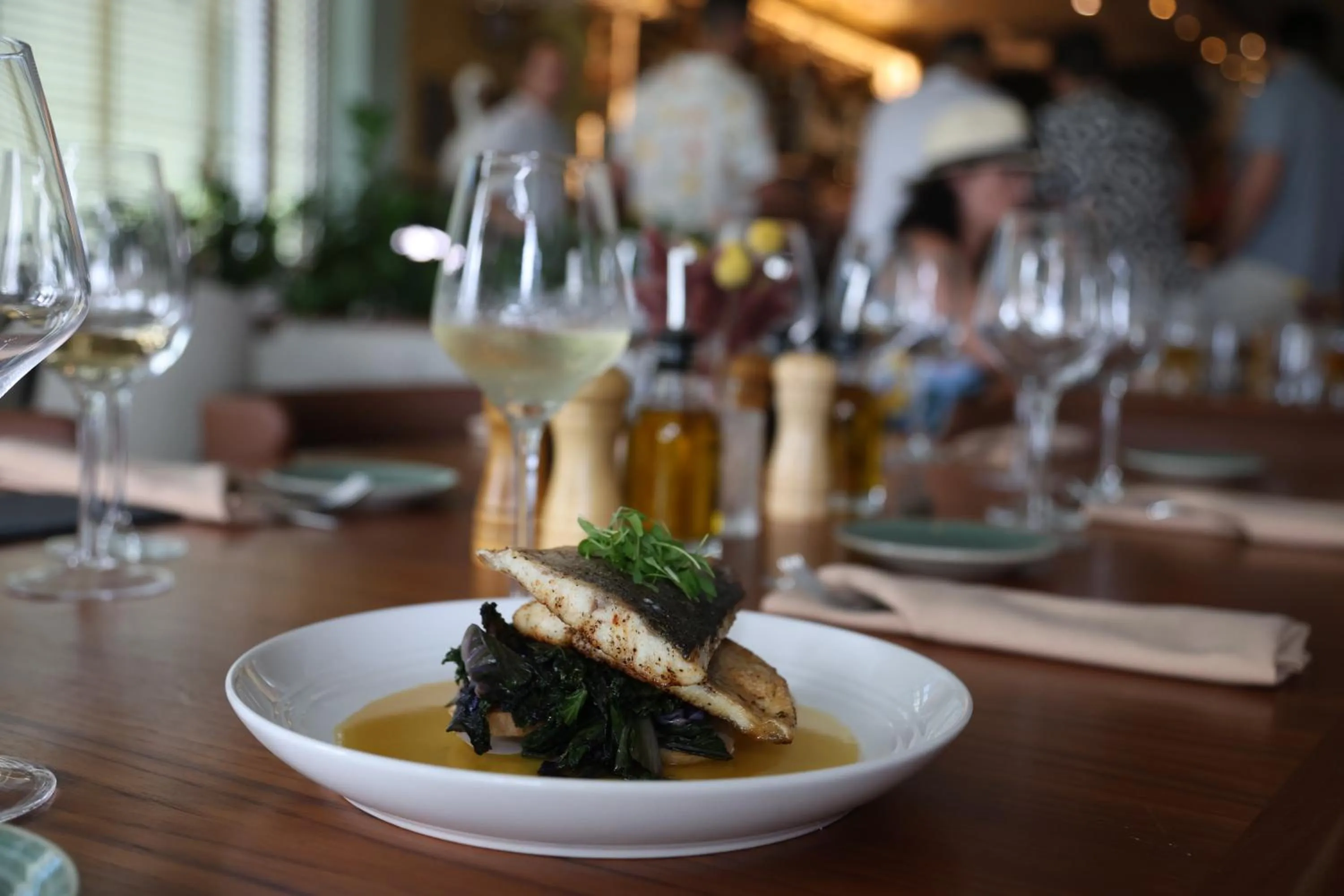 Restaurant/places to eat in Pelican Hotel