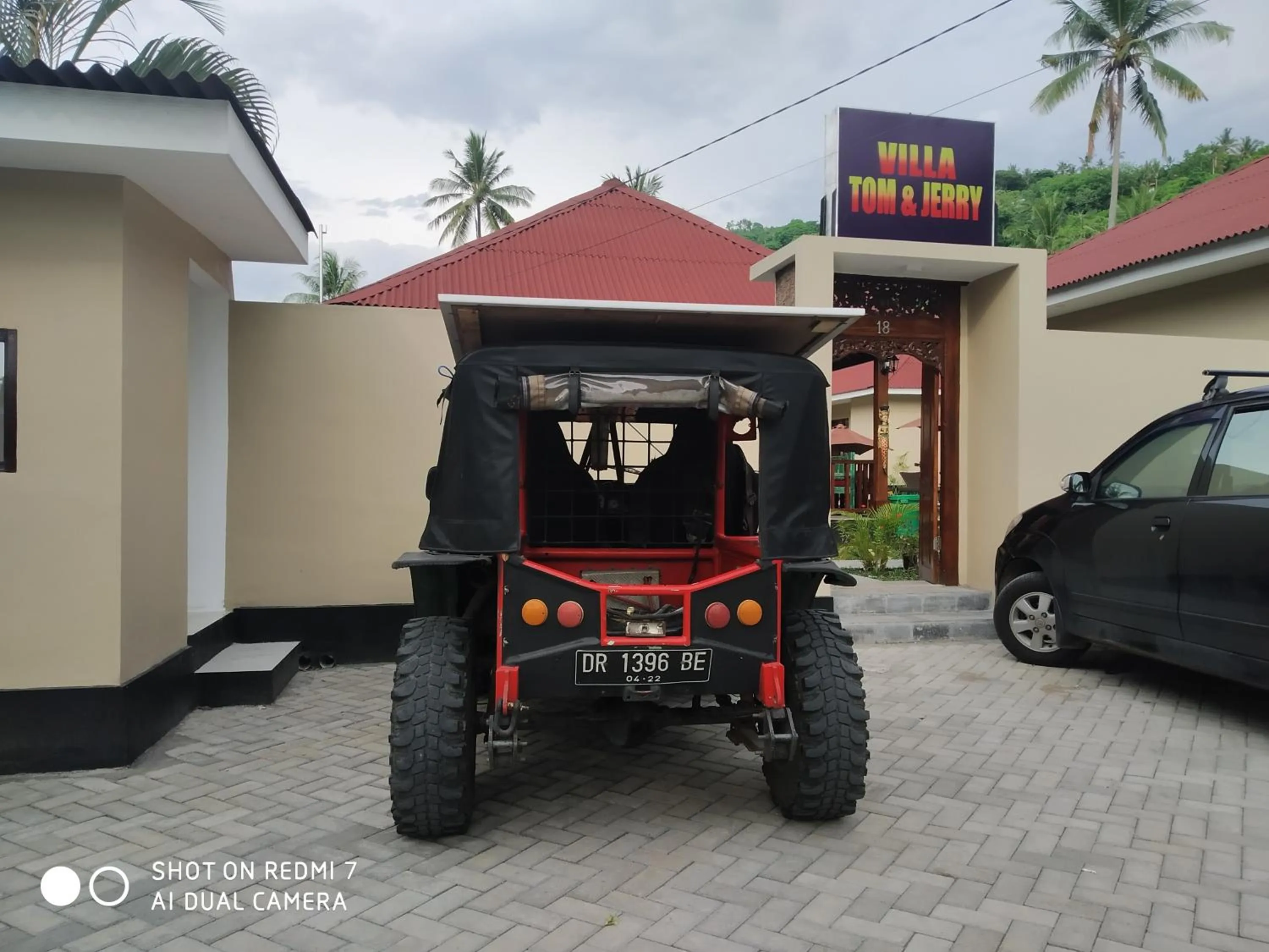 Property building in villa tom and jerry