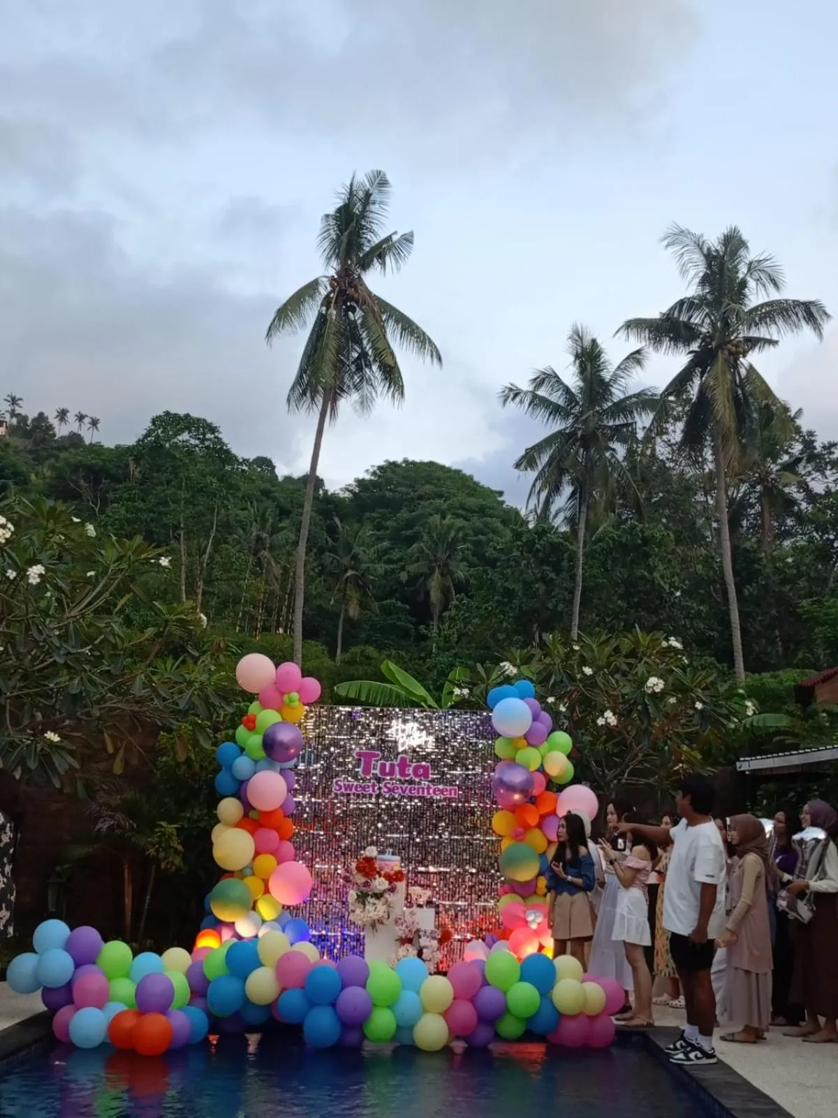 Swimming pool in villa tom and jerry