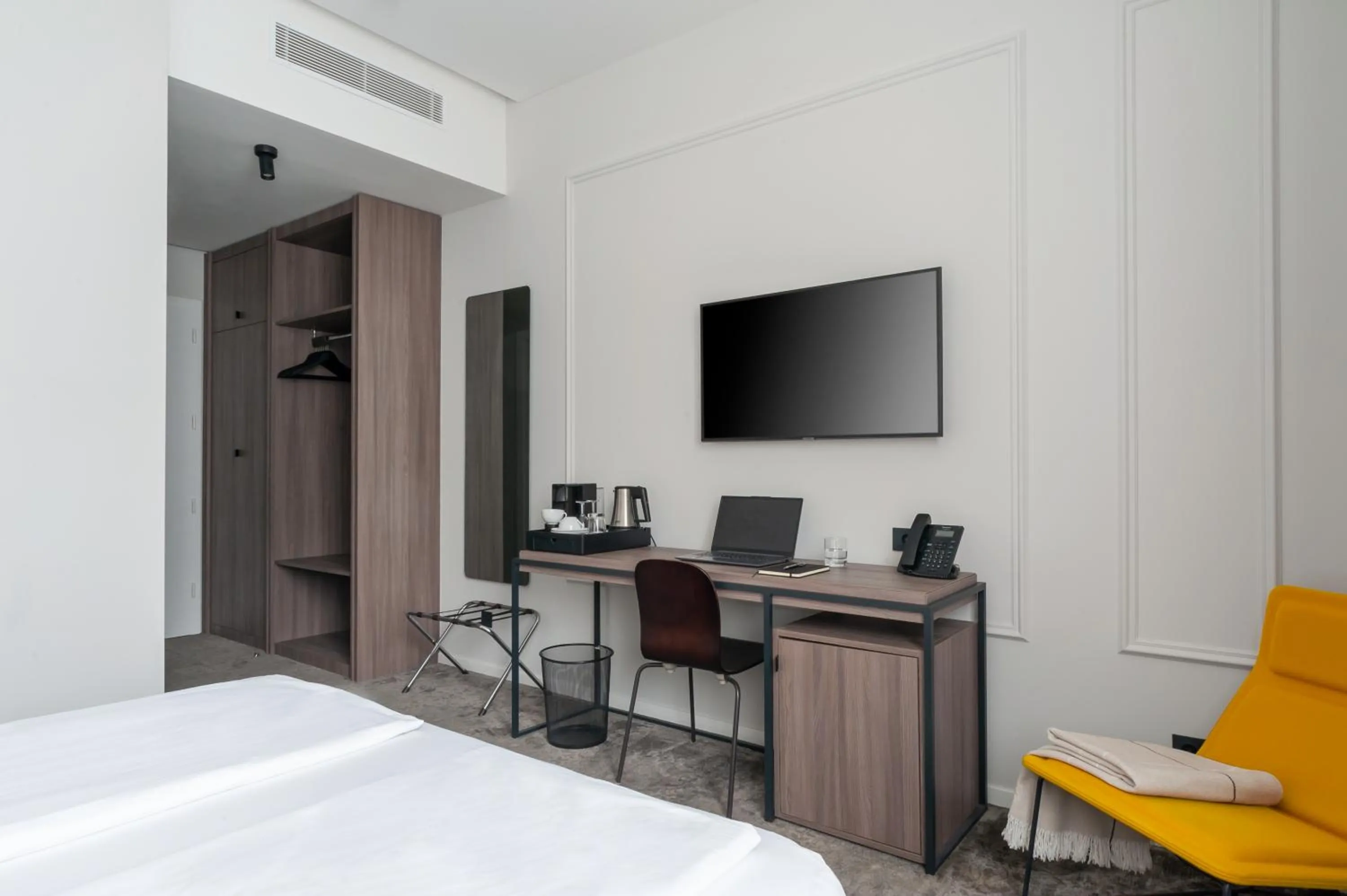 TV and multimedia, Bed in MANDA Heritage Hotel