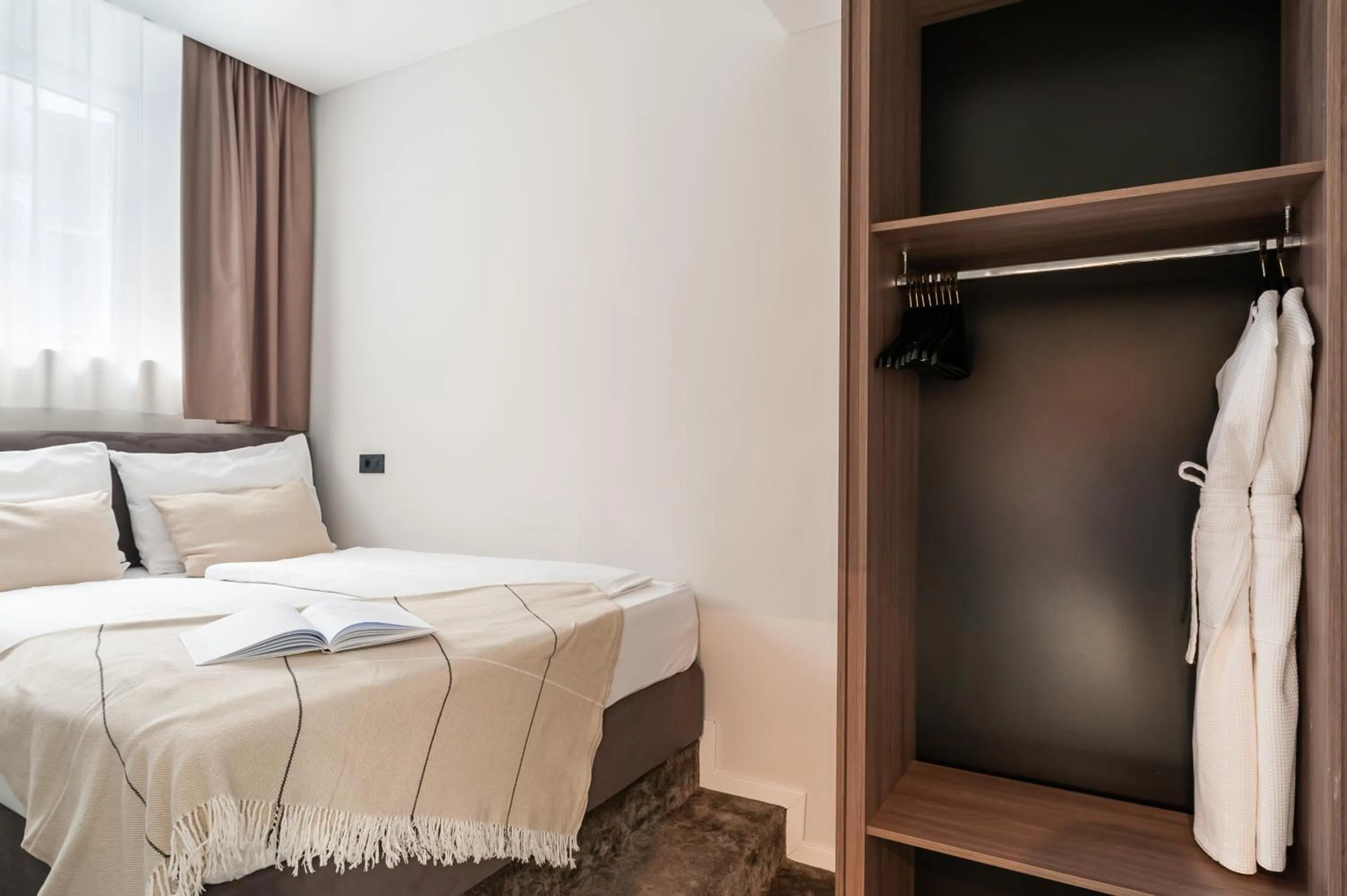 Bedroom, Bed in MANDA Heritage Hotel