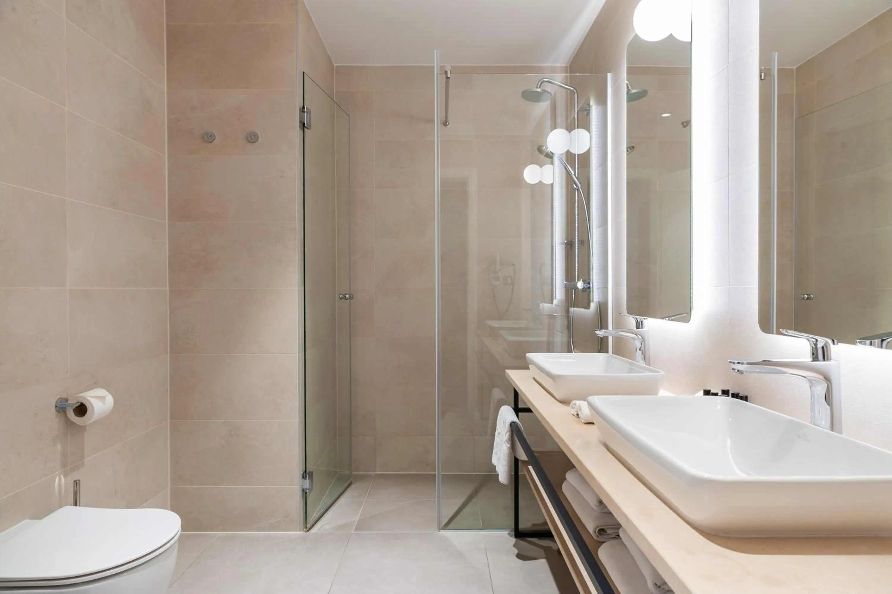 Shower in MANDA Heritage Hotel