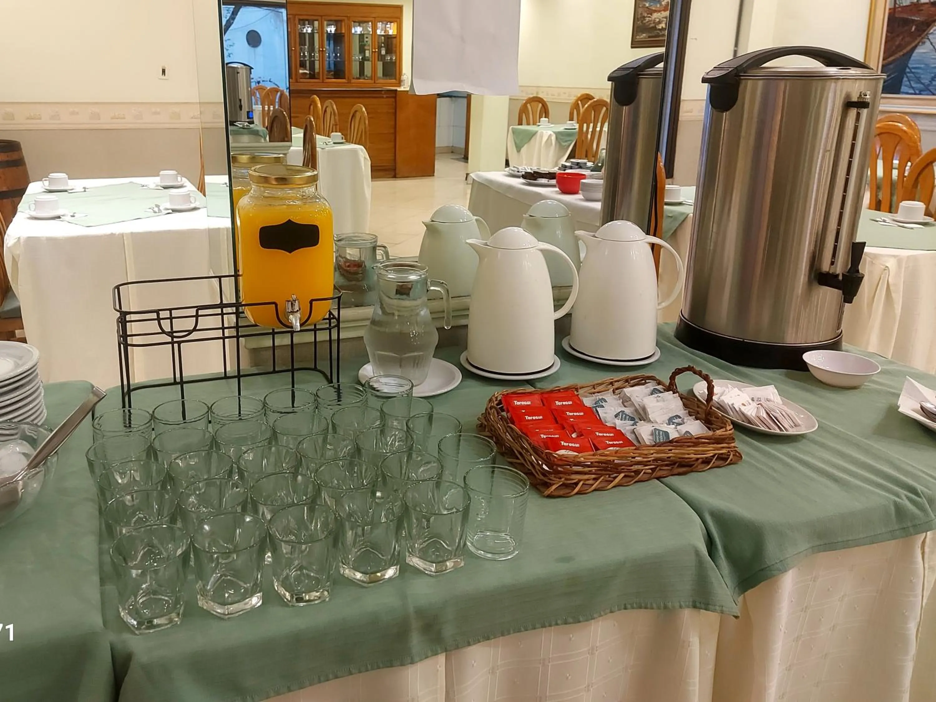 Coffee/tea facilities in Hotel Ariosto