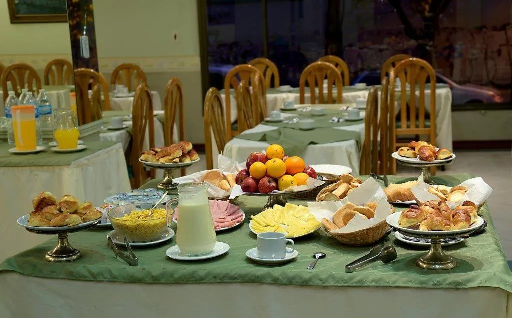 Dining area in Hotel Ariosto