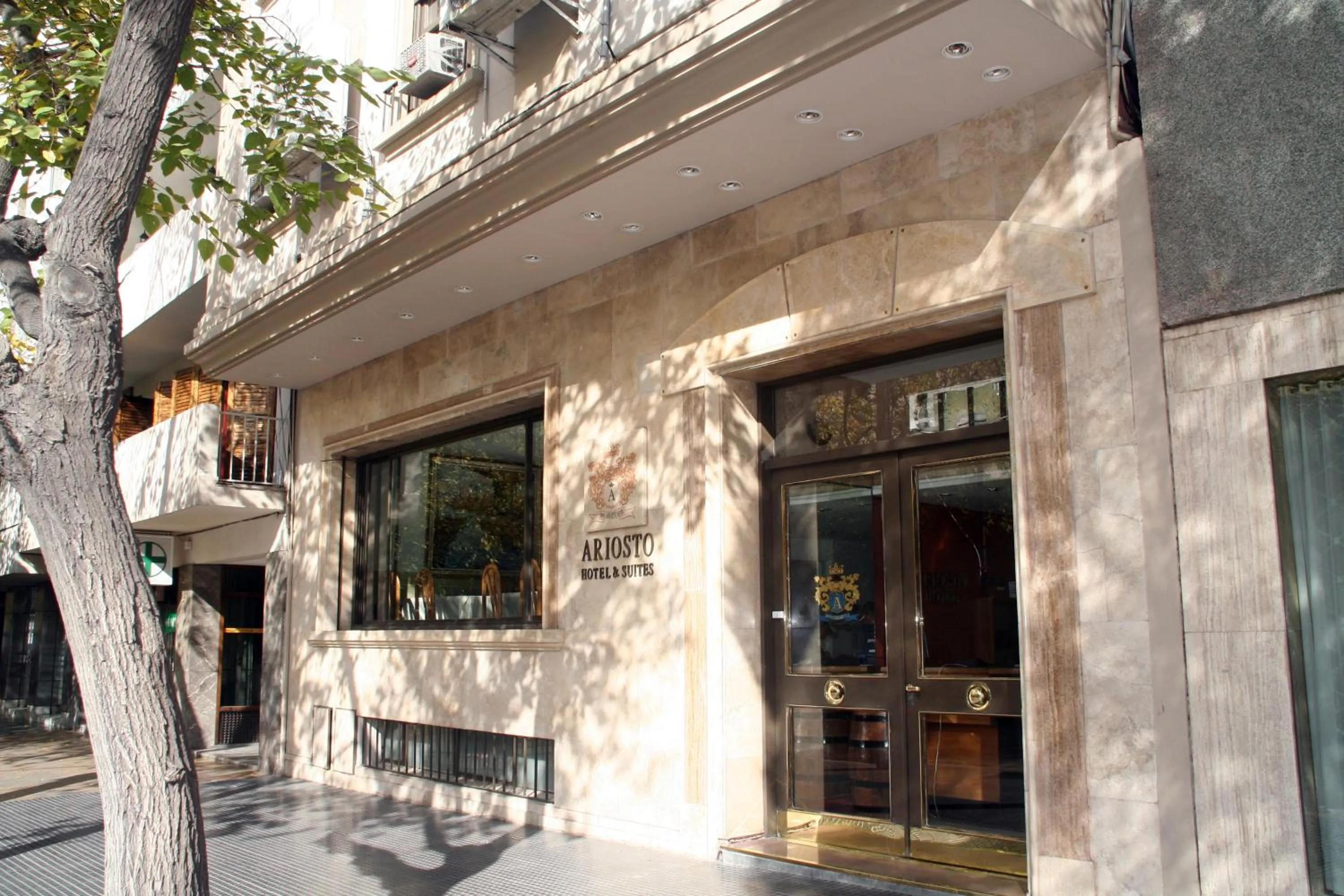 Facade/entrance in Hotel Ariosto